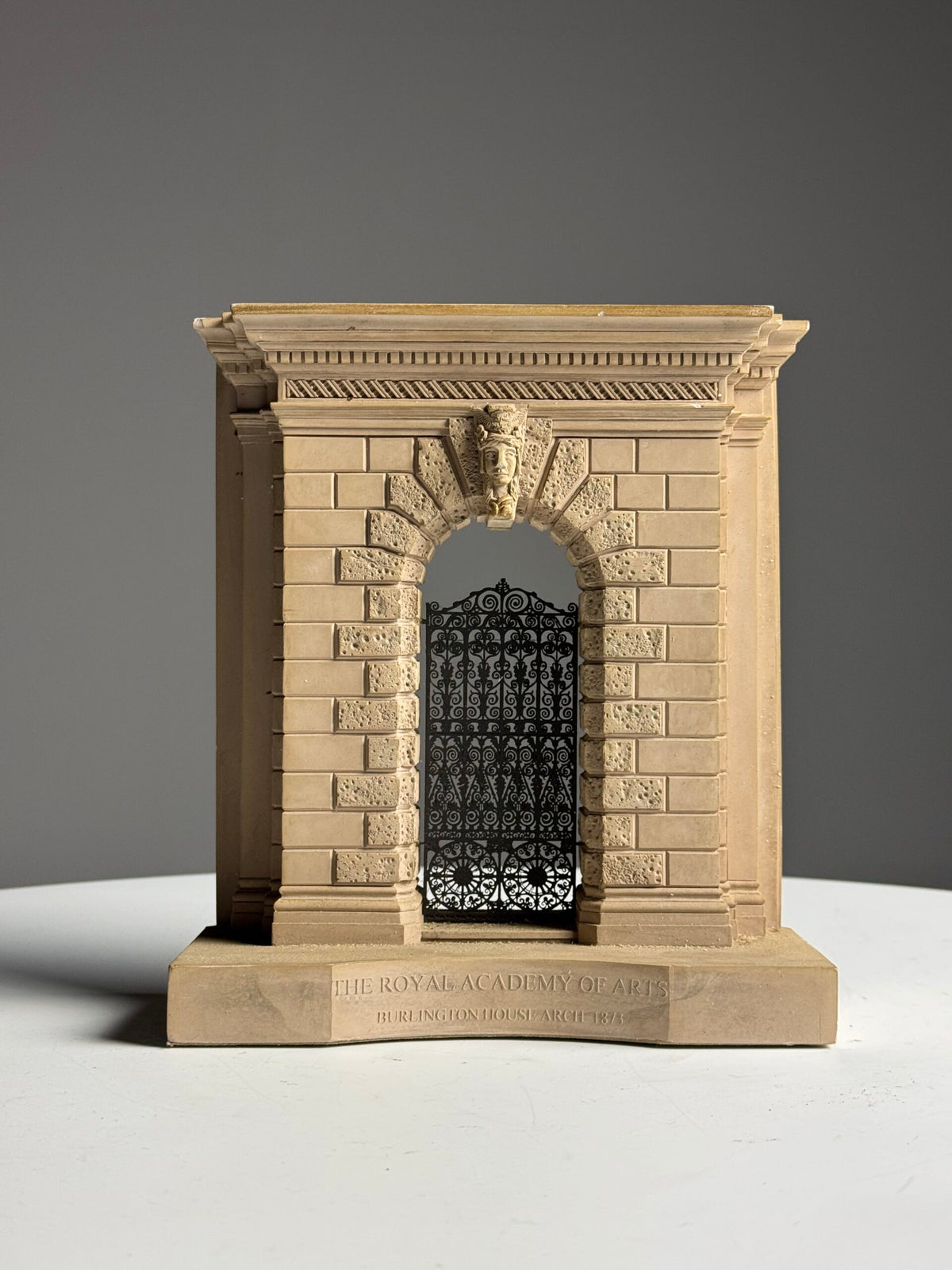 Architectural Scale Model of the Burlington House Arch, London, photo 10