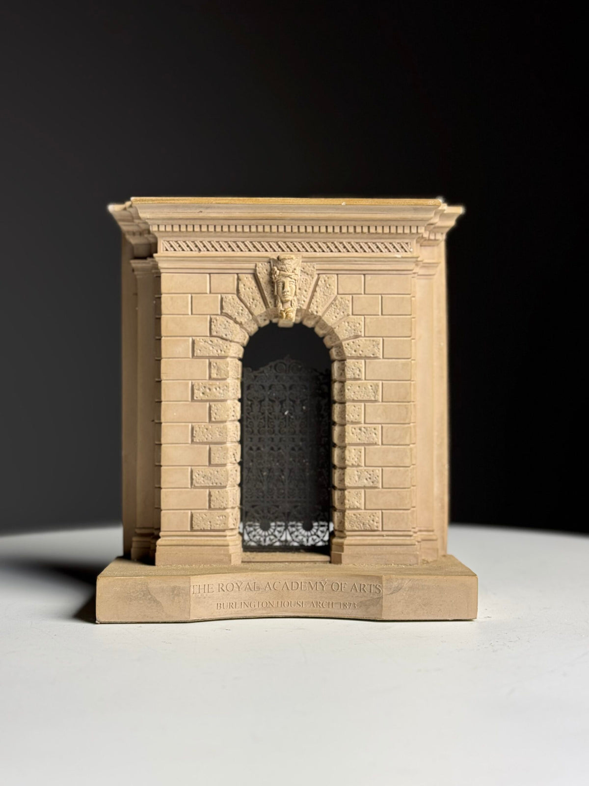 Architectural Scale Model of the Burlington House Arch, London, photo 1