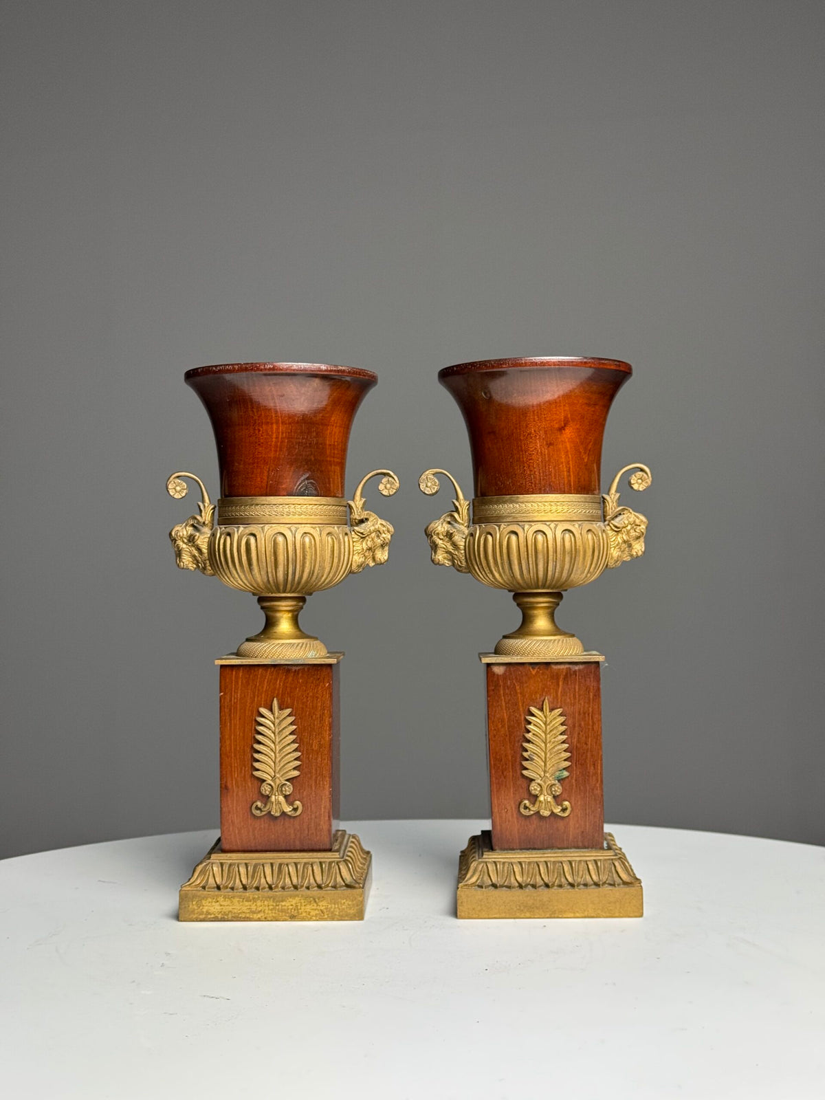 Pair of 19th Century Mahogany Vases with Gilt Bronze Ram's Heads, photo 5