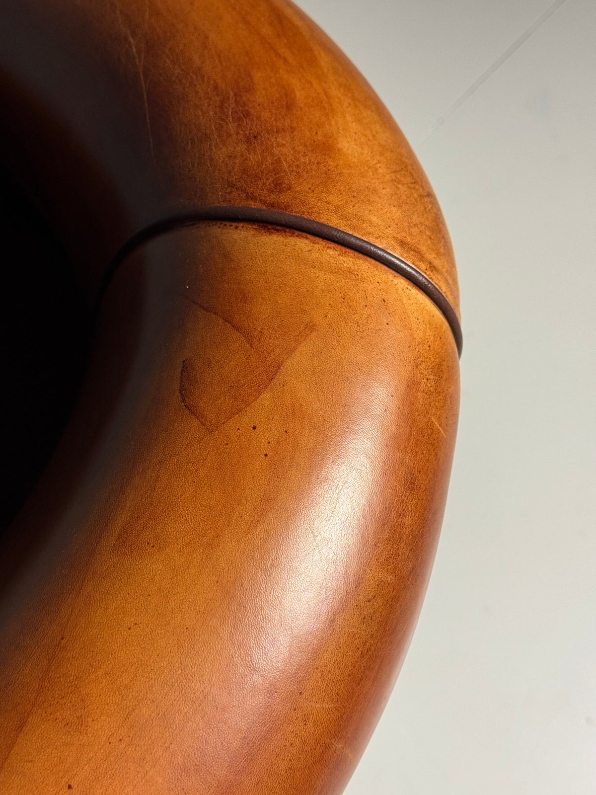 Pair of Sheepskin Club Armchairs in New Condition, photo 11