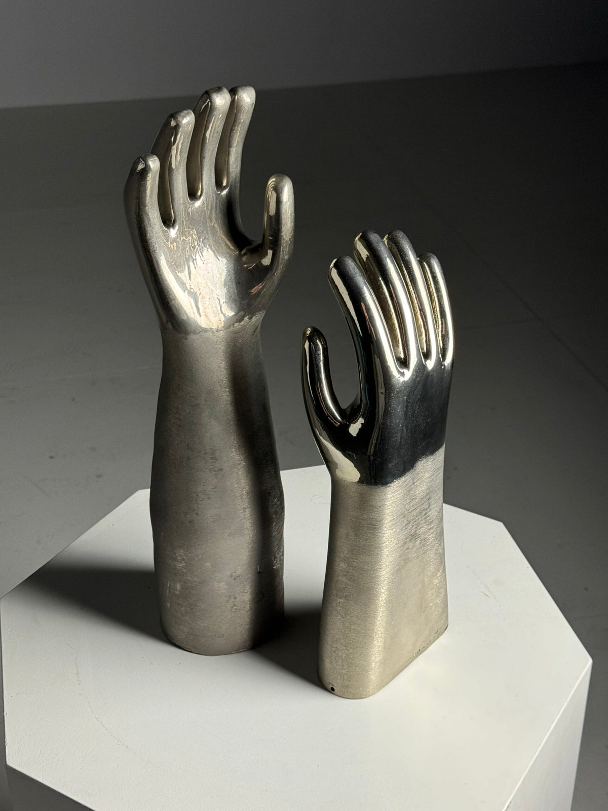 Pair of Vintage Nickel Plated Decorative Hands, photo 2