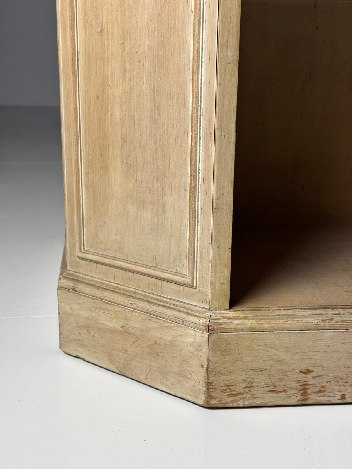 Pair of Classic Shop Display Pieces with Patinated Leather, 20th Century, photo 14