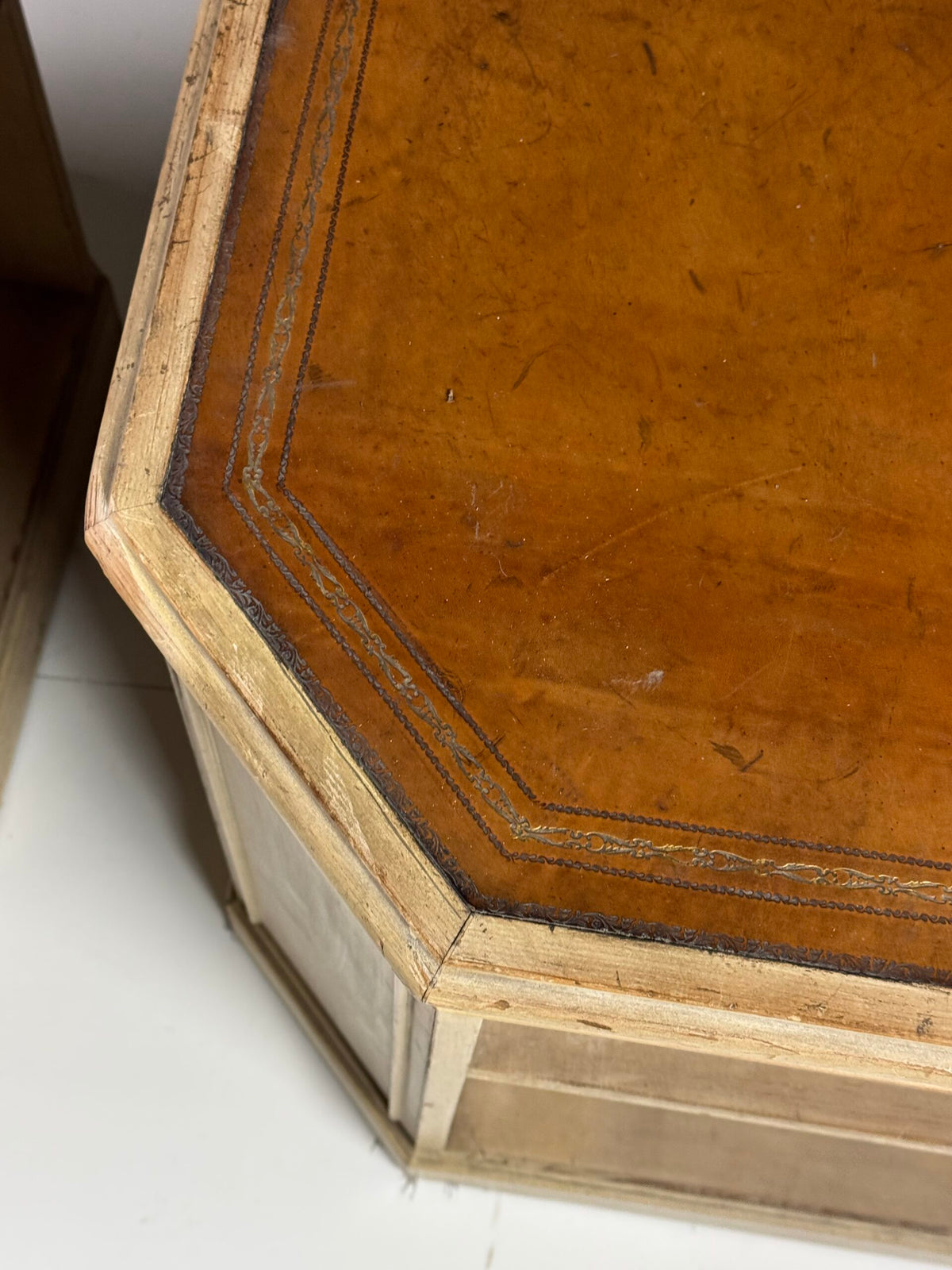 Pair of Classic Shop Display Pieces with Patinated Leather, 20th Century, photo 7