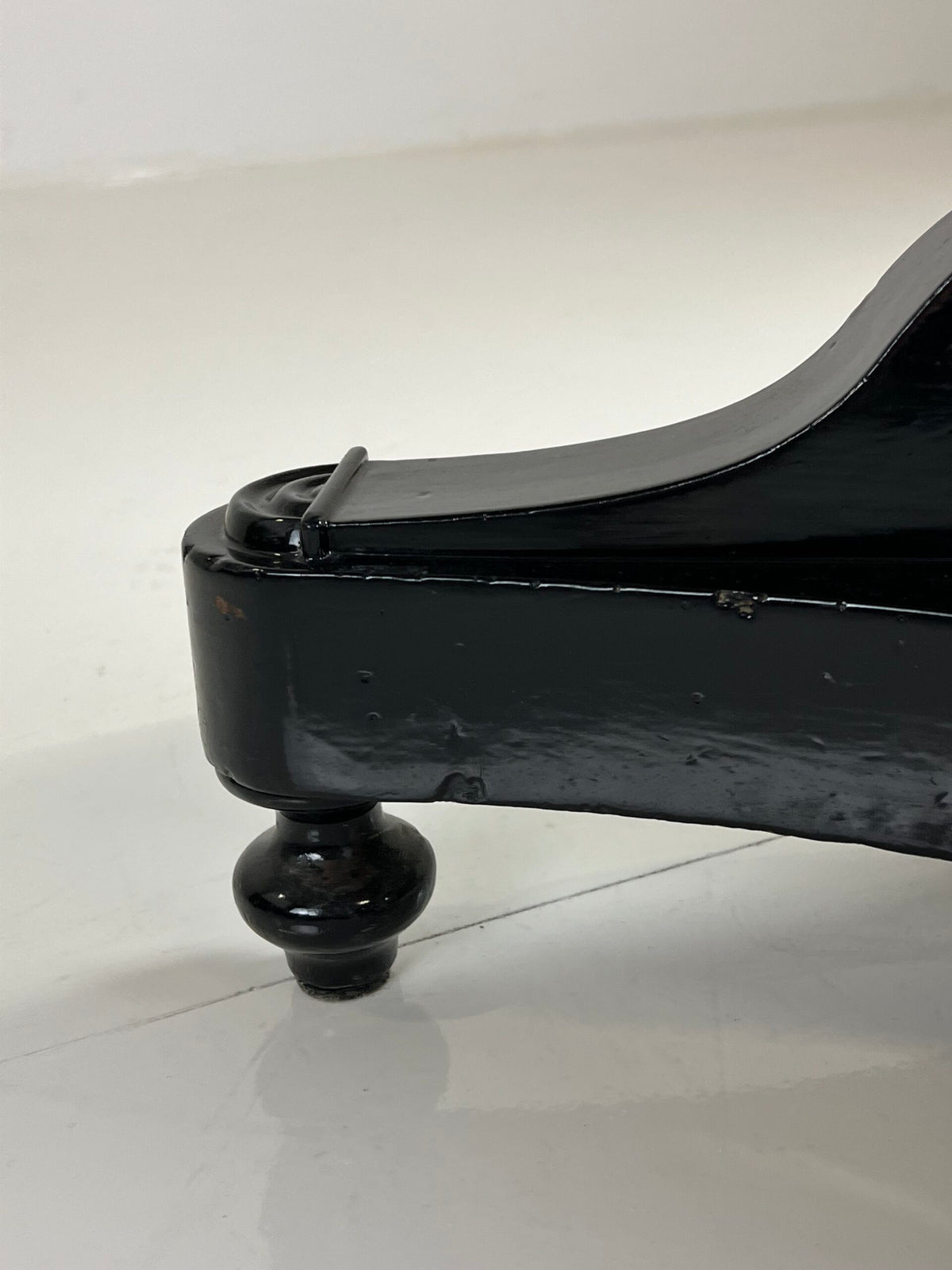 Black Lacquered Center Table with White Marble Top, Belgium c. 1900, photo 12