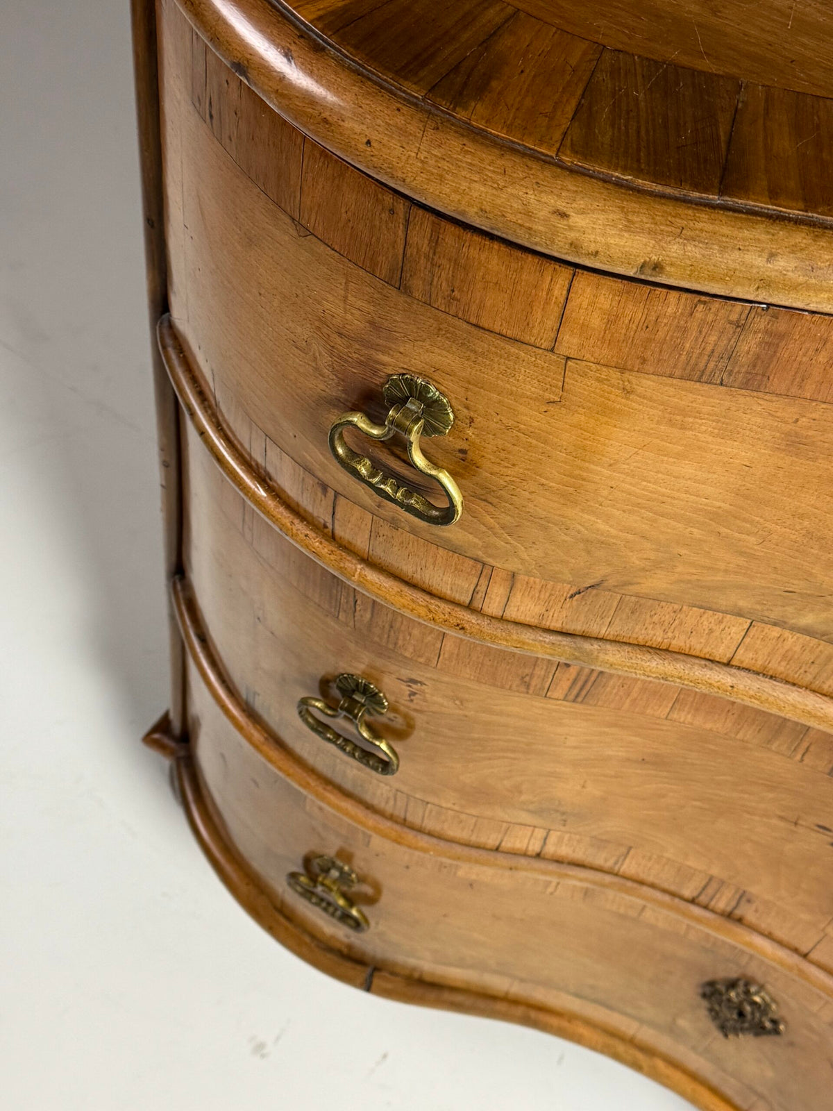 South German Serpentine Chest of Drawers, 18th Century, photo 25