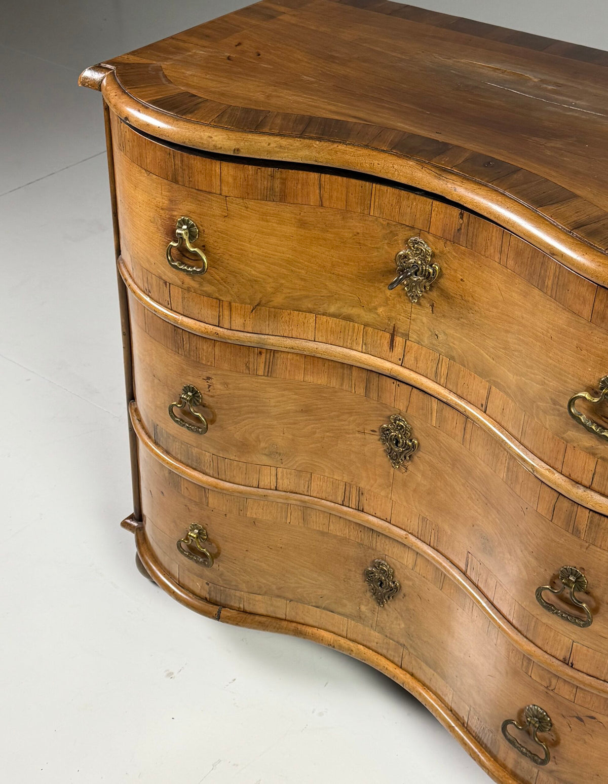South German Serpentine Chest of Drawers, 18th Century, photo 17
