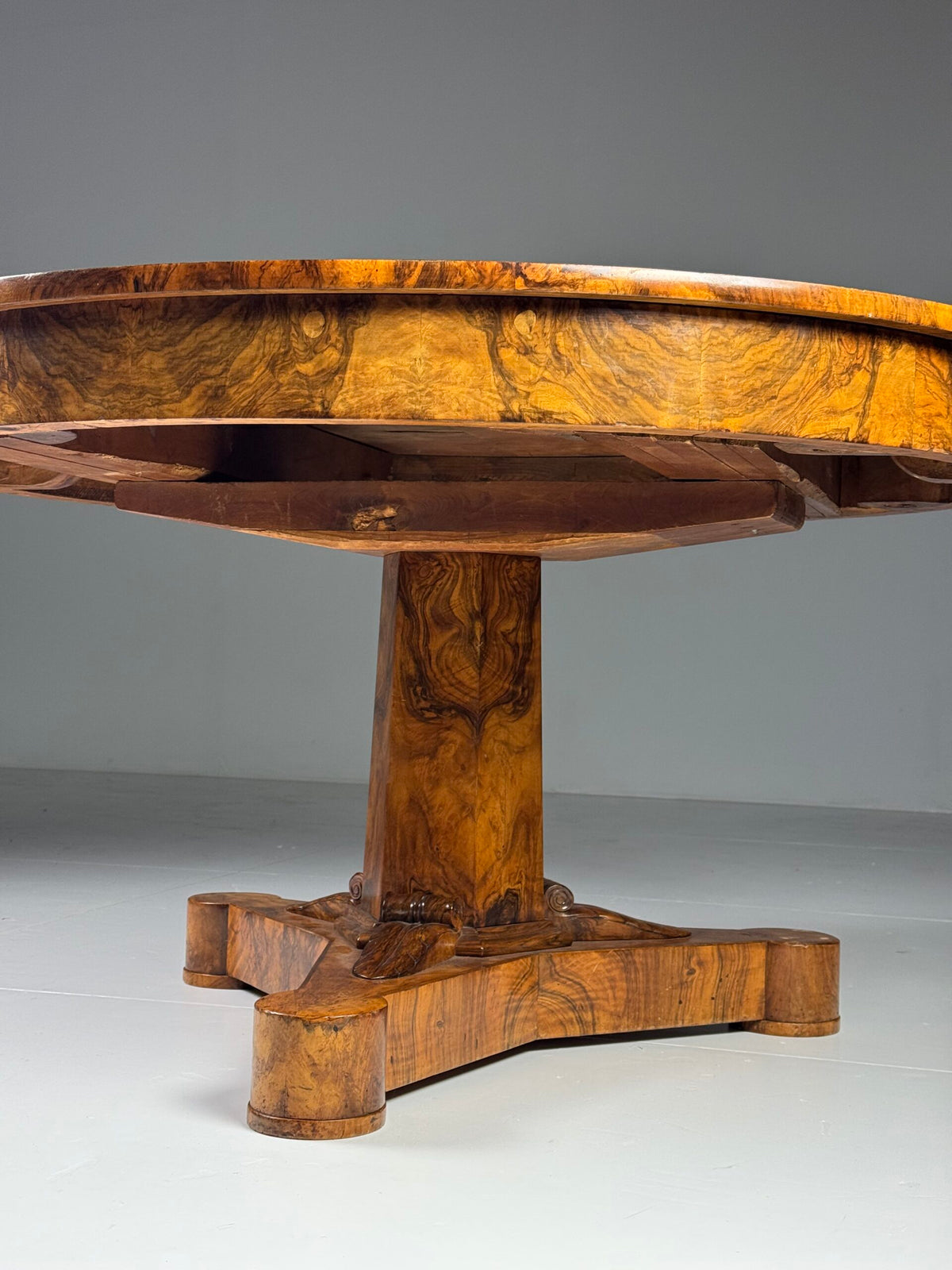 Biedermeier Walnut Center Table, Early 19th Century, photo 4