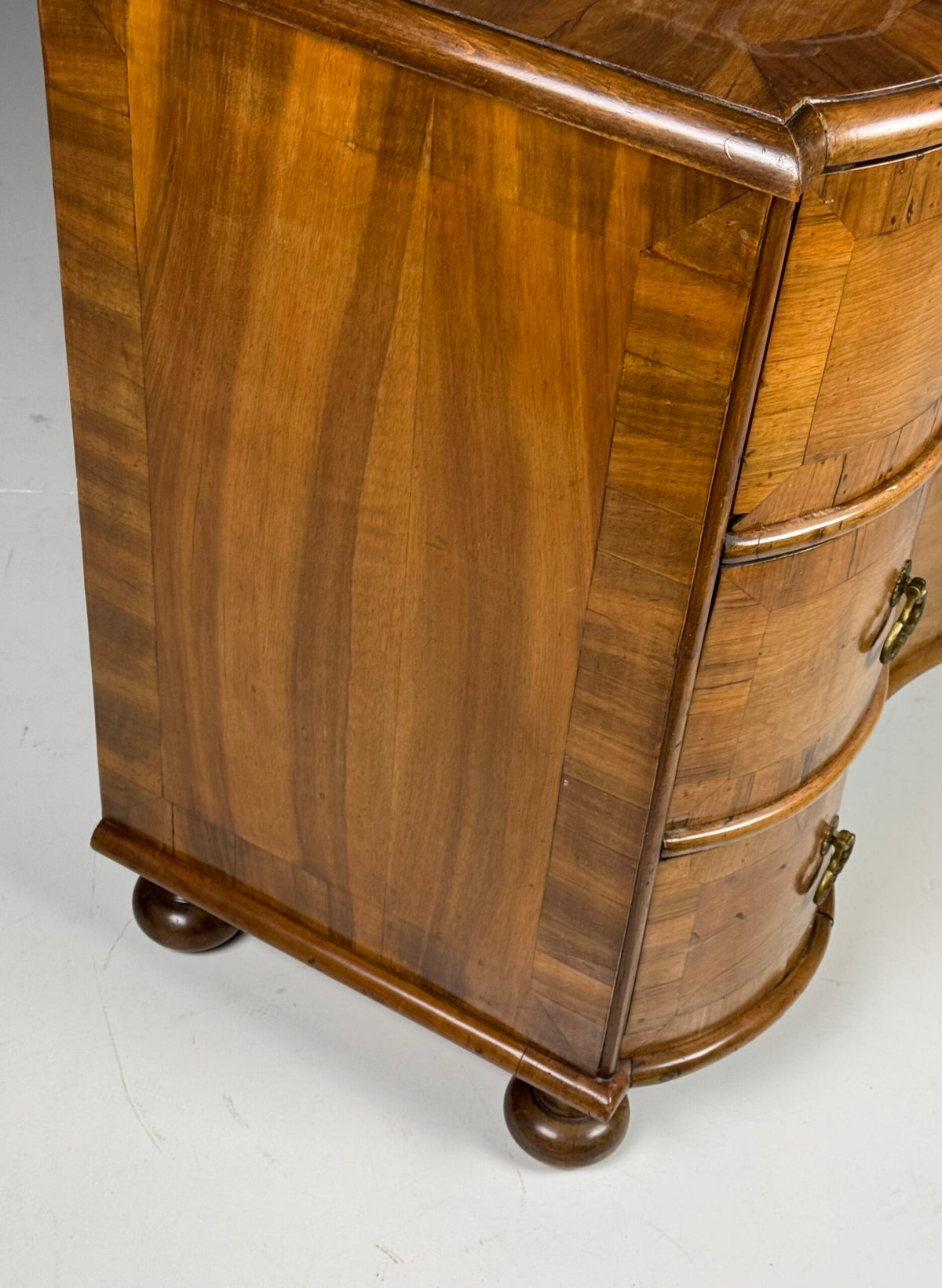 South German Serpentine Chest of Drawers, 18th Century, photo 5