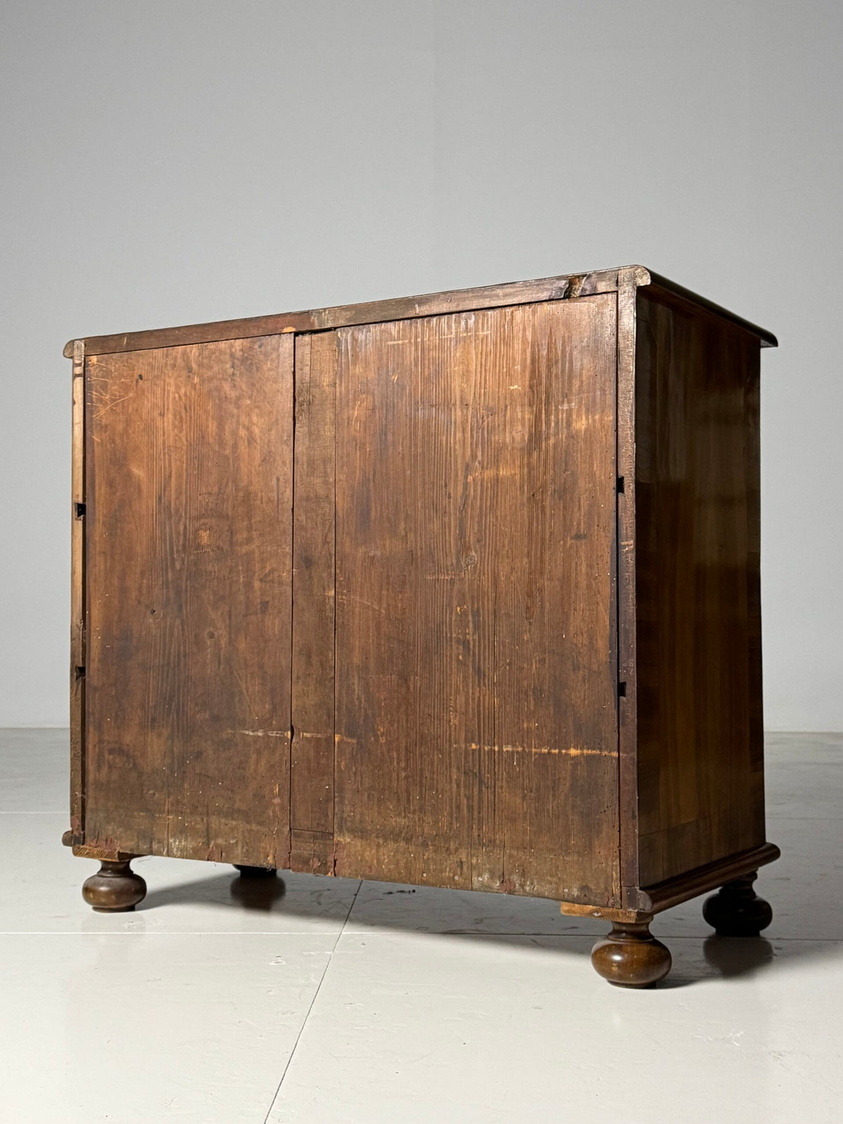 South German Serpentine Chest of Drawers, 18th Century, photo 3