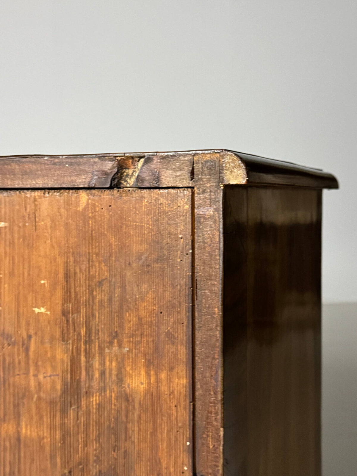 South German Serpentine Chest of Drawers, 18th Century, photo 2