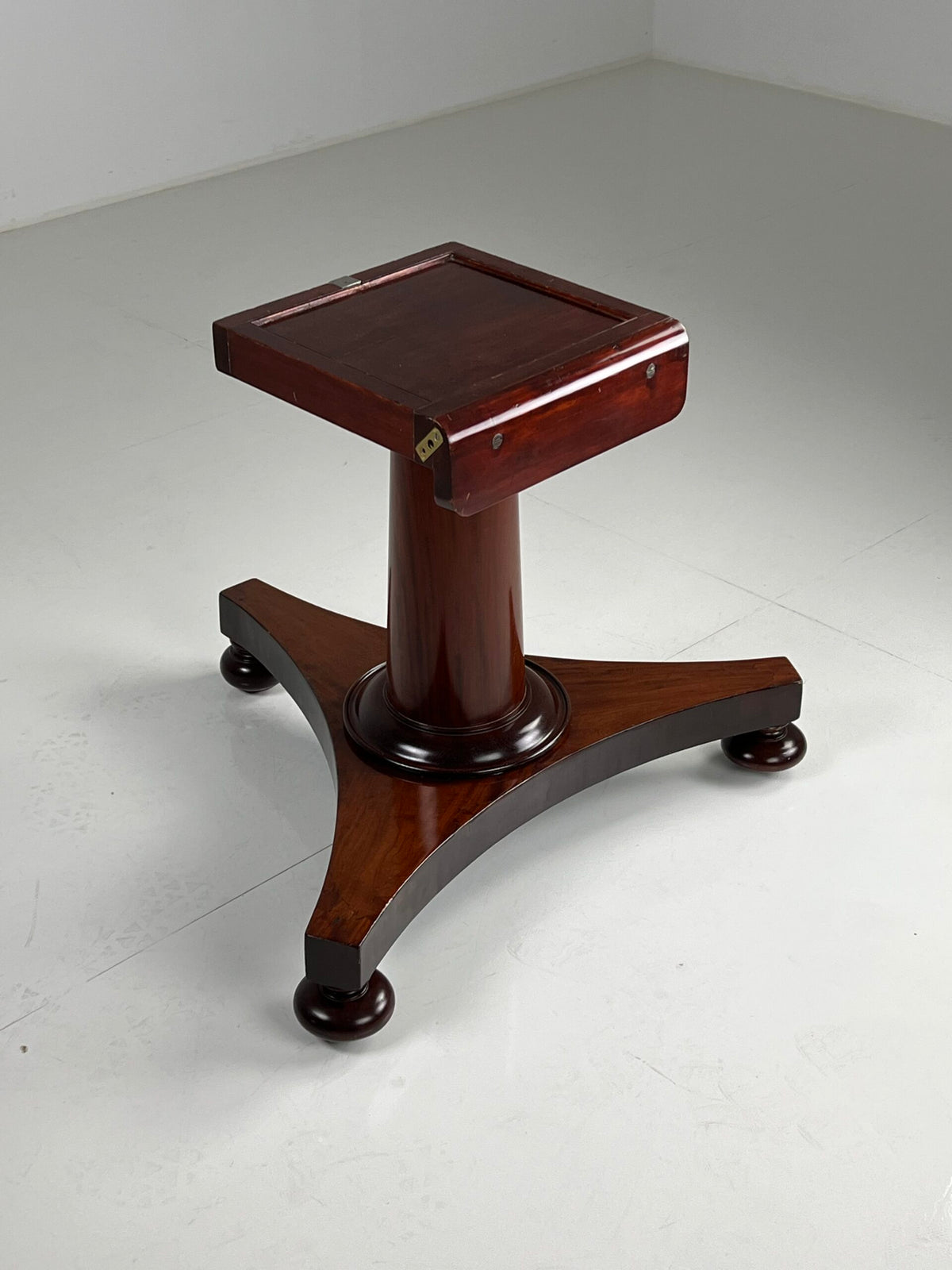 Large Mahogany Tilt Top Center Table, 19th Century, photo 22
