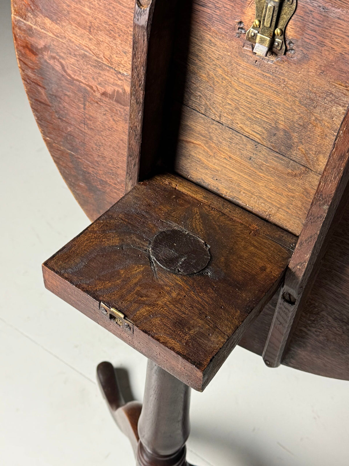 English Oak Tilt Top Table, 19th Century, photo 4