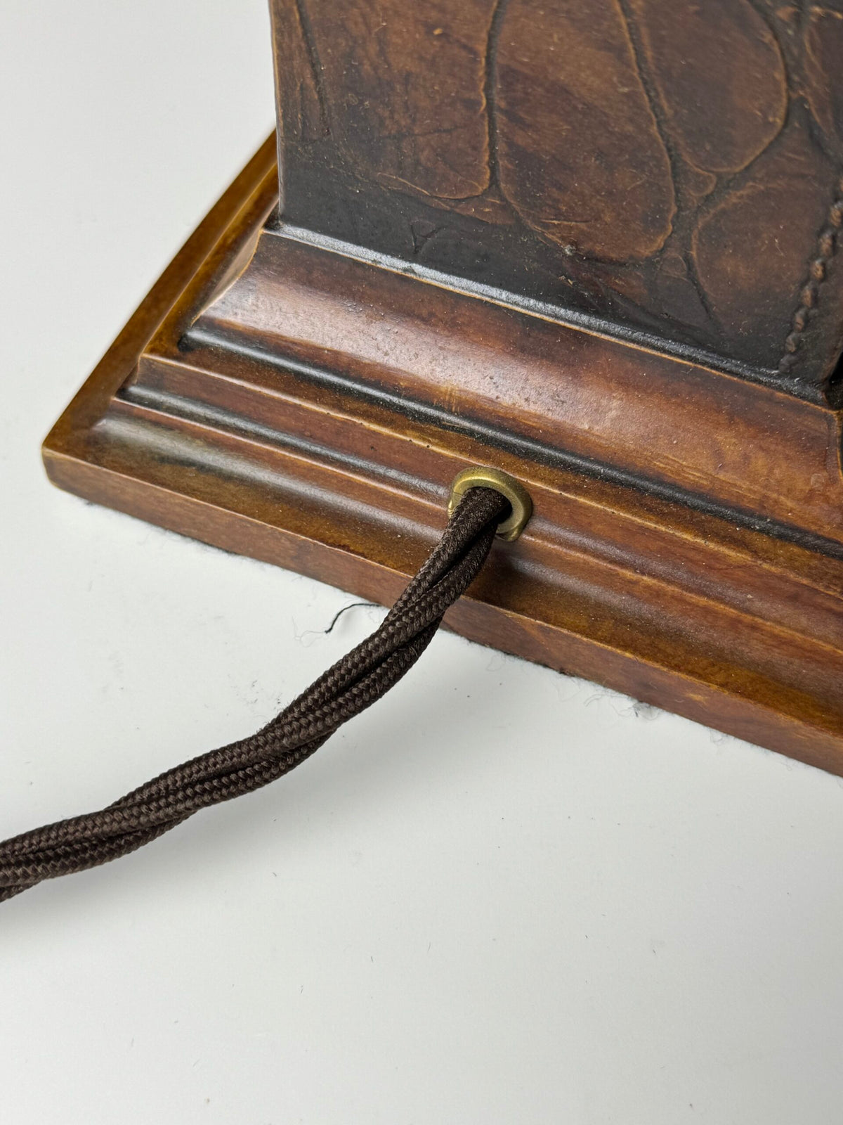Classical Leather Covered Obelisk Lamp Base, Late 20th Century, photo 7