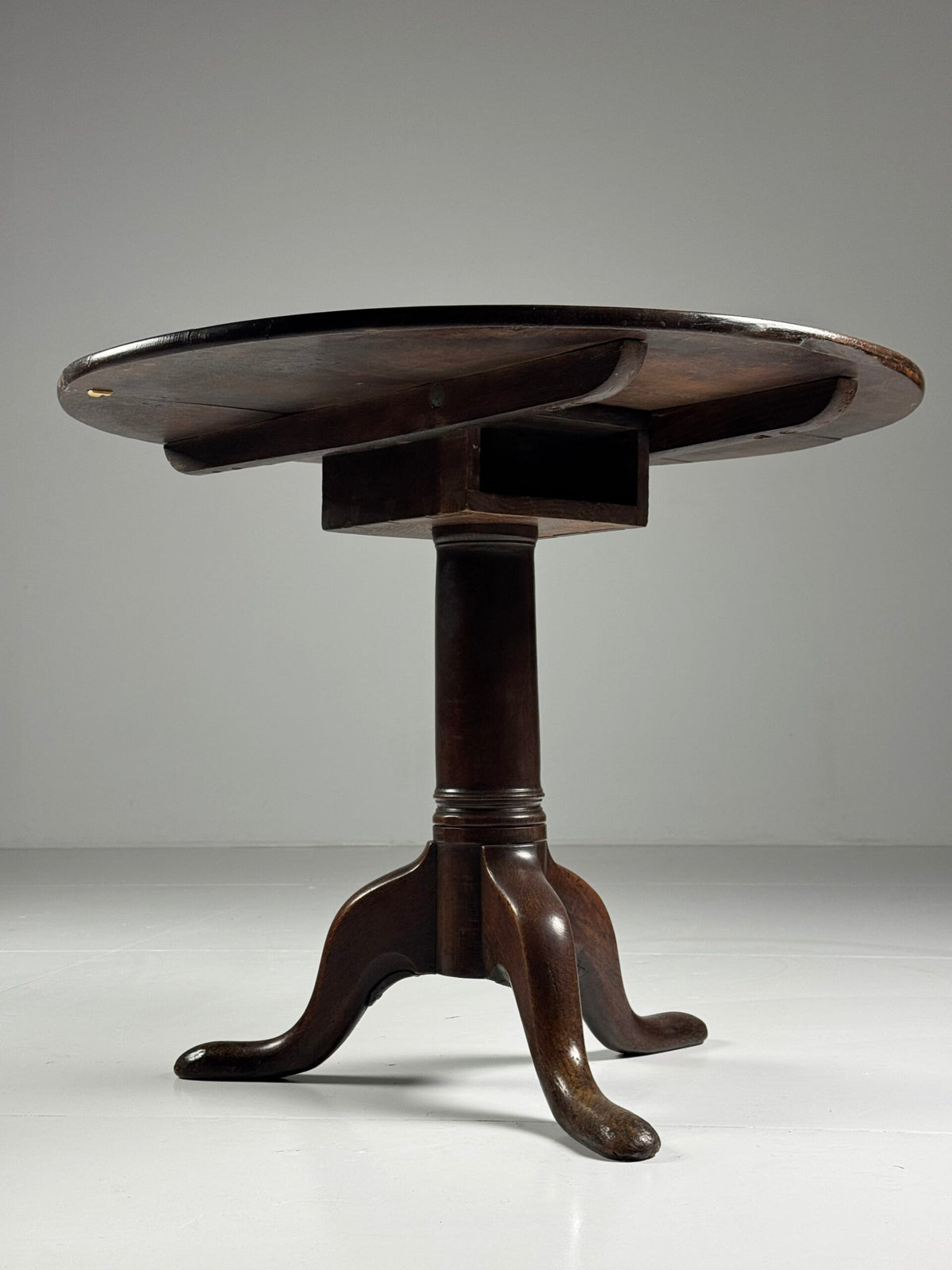 English Solid Oak Tilt Top Table, 19th Century, photo 4