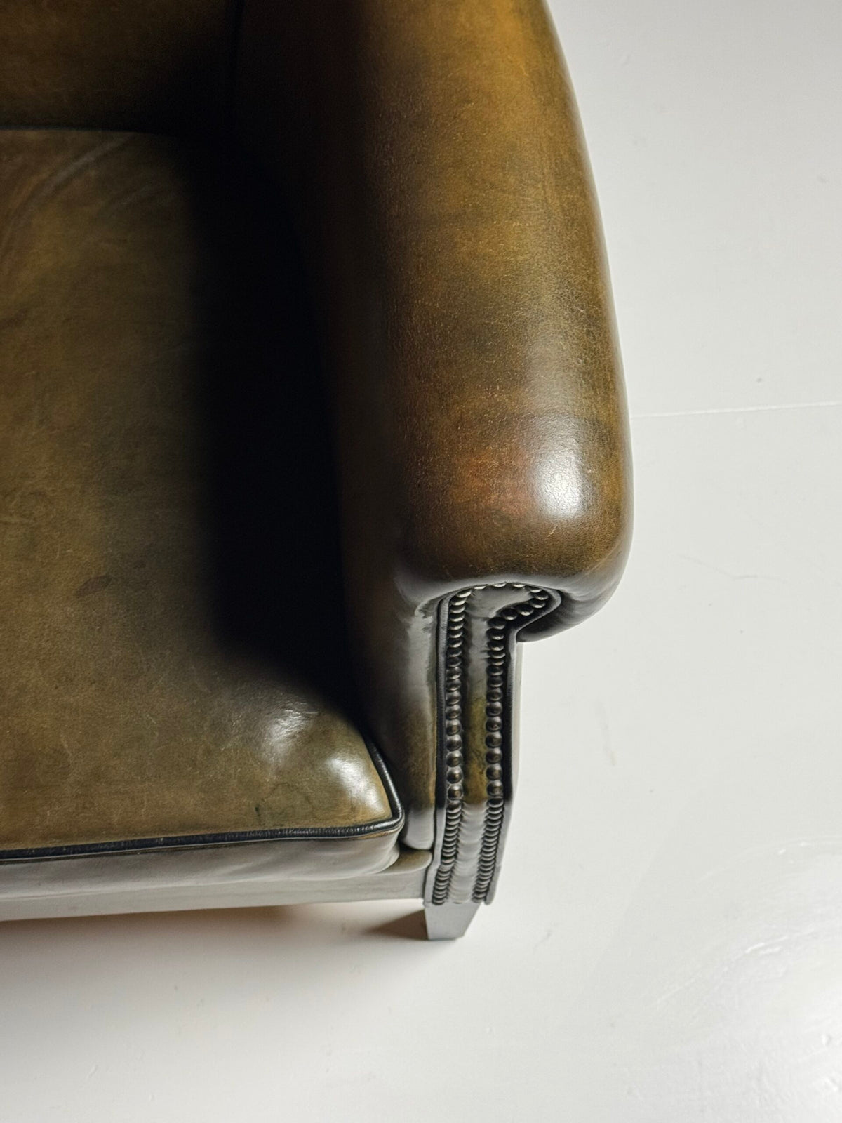 Green Sheepskin Club Armchair, photo 12