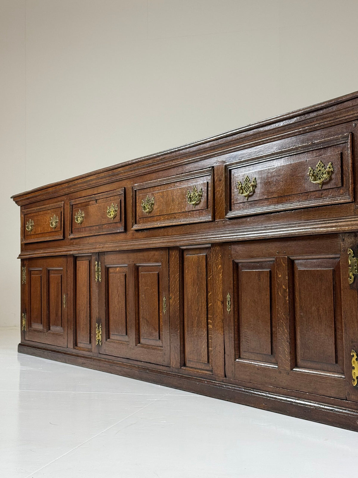 Extra Long English Oak Dresser, c. 1720, 302 cm, photo 29