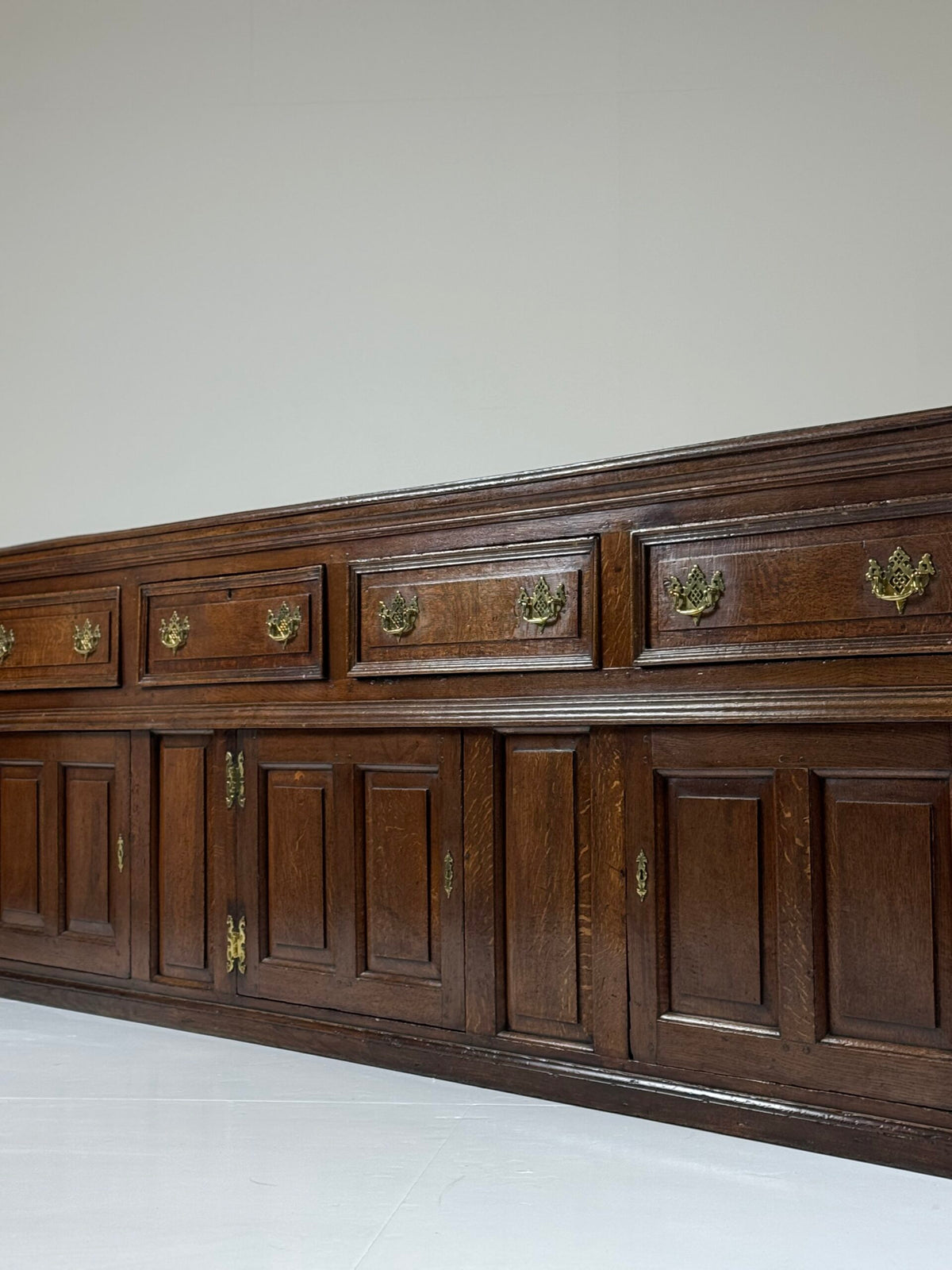 Extra Long English Oak Dresser, c. 1720, 302 cm, photo 27