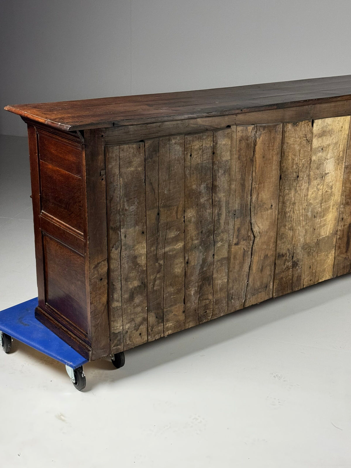 Extra Long English Oak Dresser, c. 1720, 302 cm, photo 4