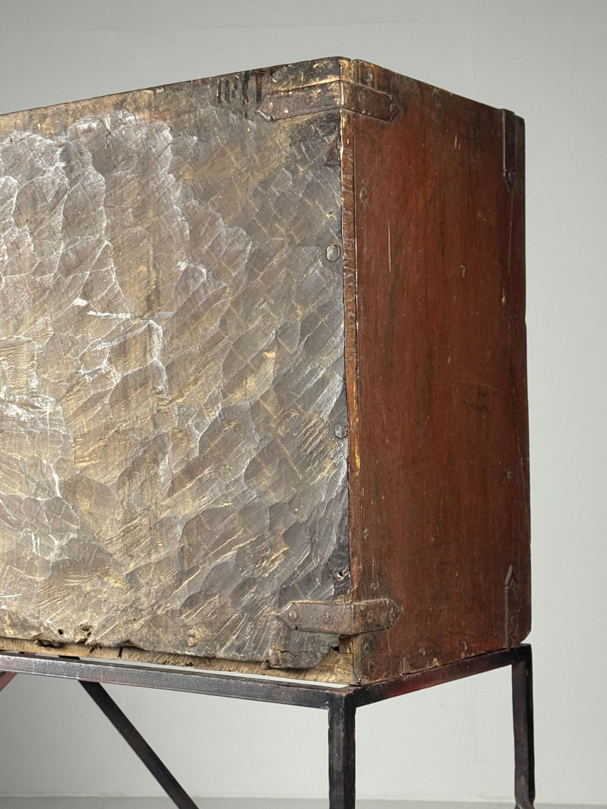 Spanish Walnut Vargueno, c. 1700, photo 3