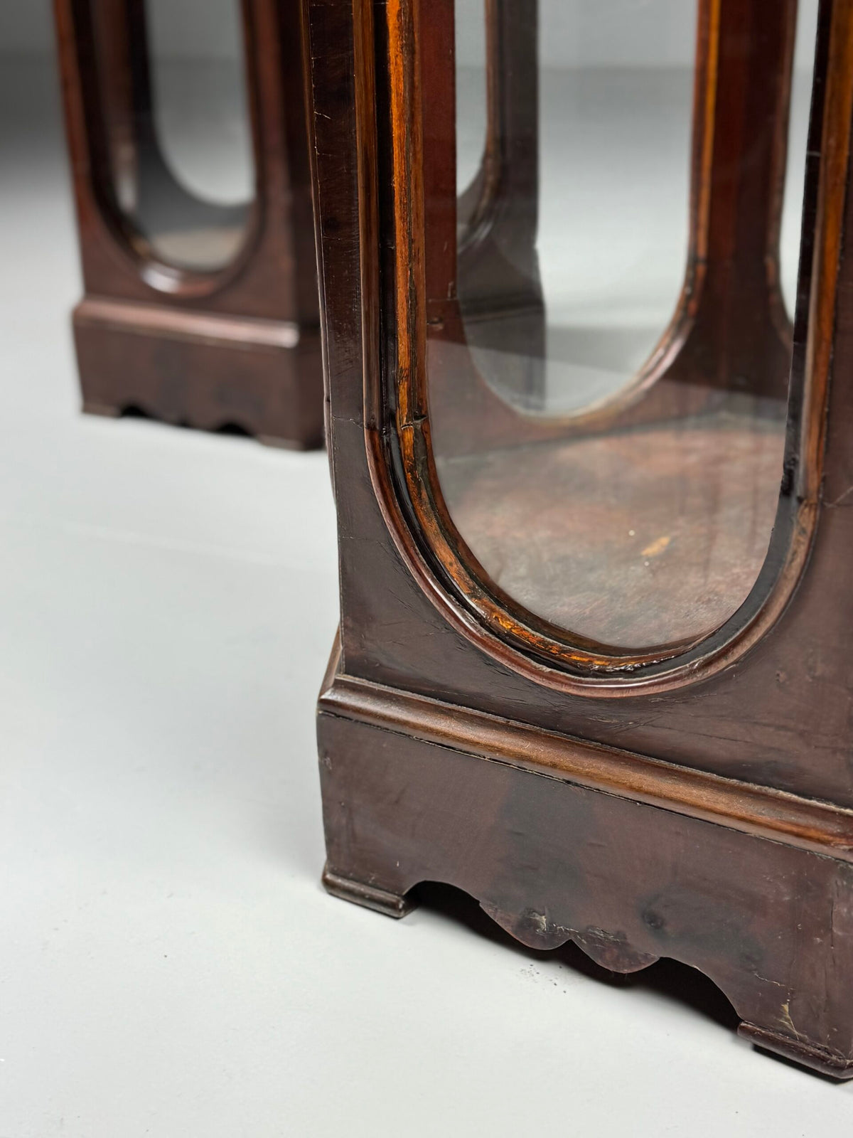 Pair of Octagonal Display Cabinets with Marble Tops, 19th Century, photo 15