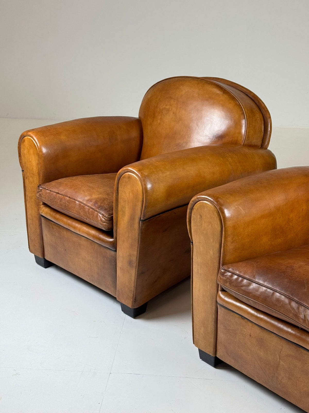 Pair of Bart van Bekhoven Sheepskin Club Chairs, photo 2