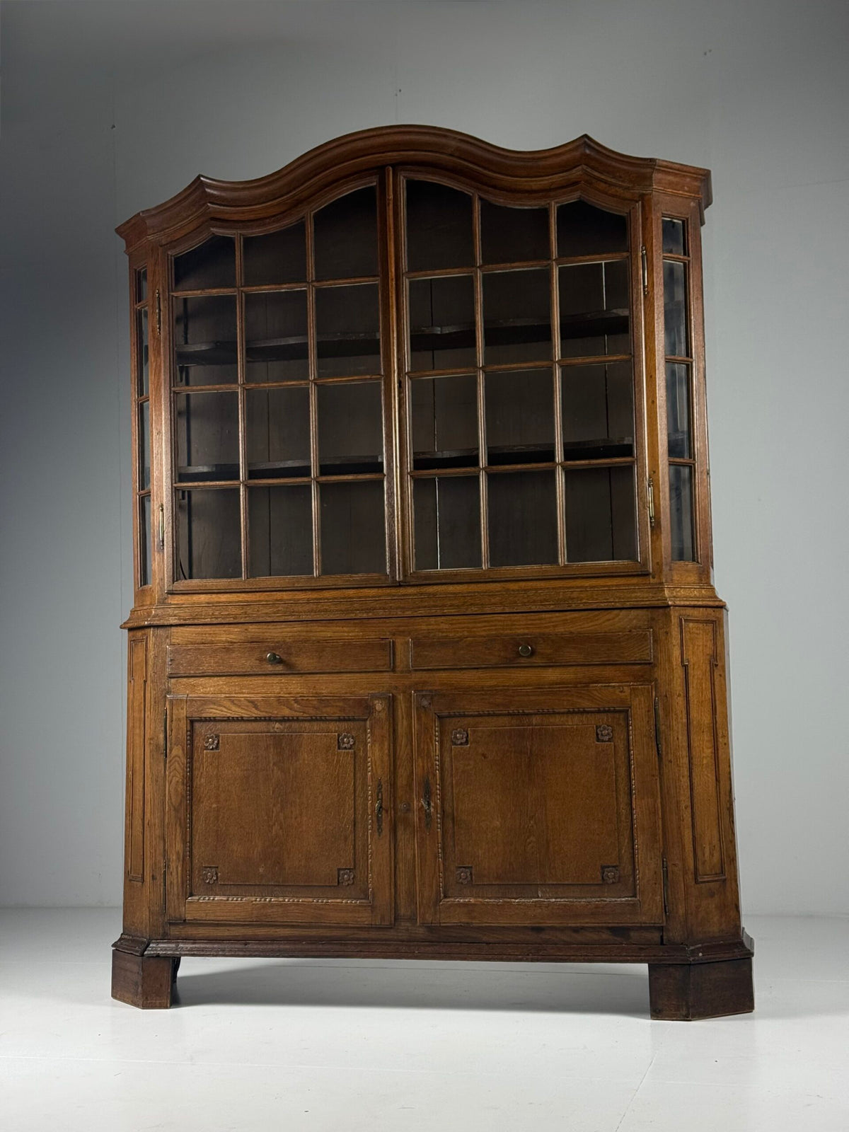 Belgian Oak Display Cabinet from Liege, 18th Century, photo 19