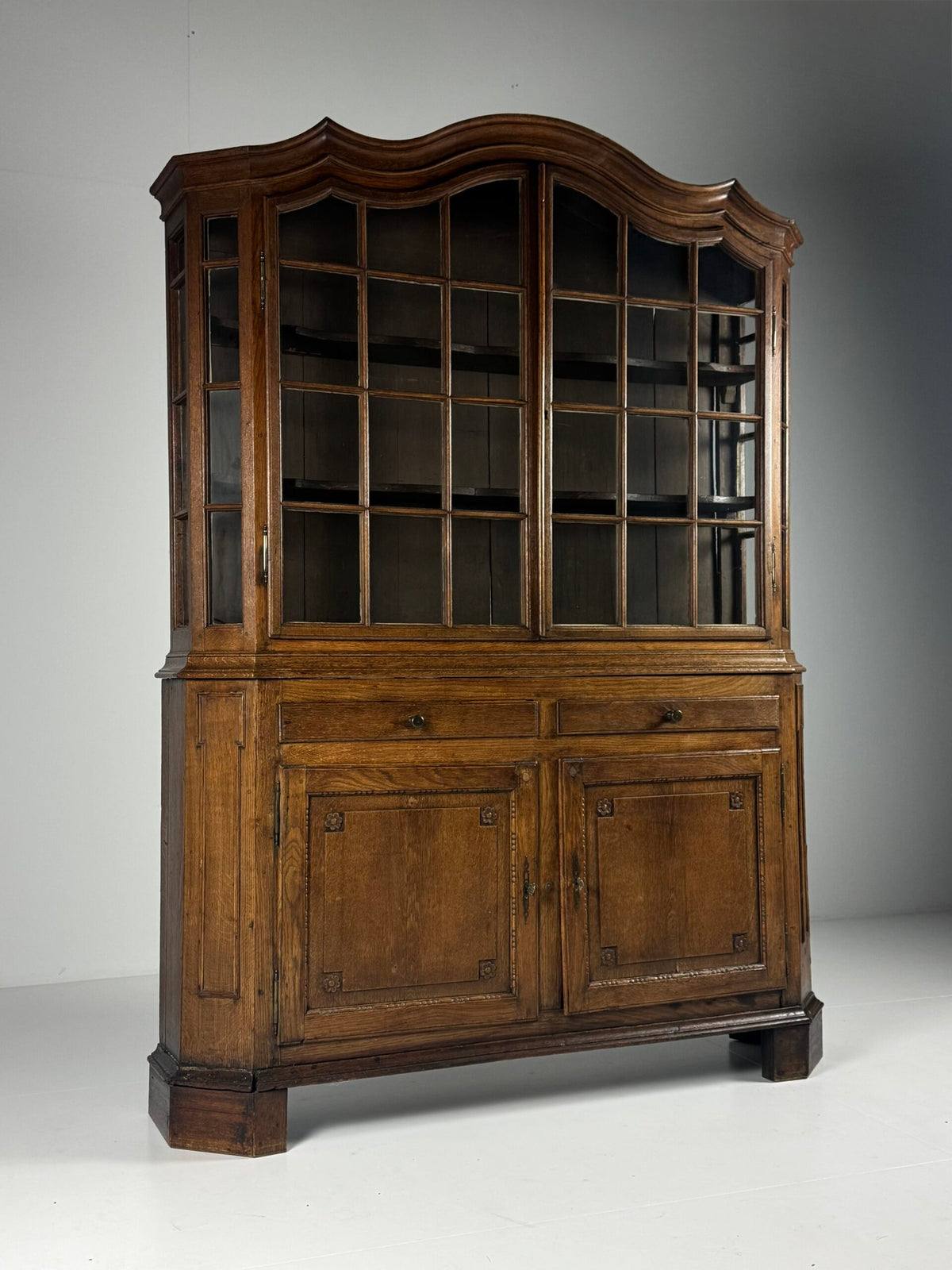 Belgian Oak Display Cabinet from Liege, 18th Century, photo 16