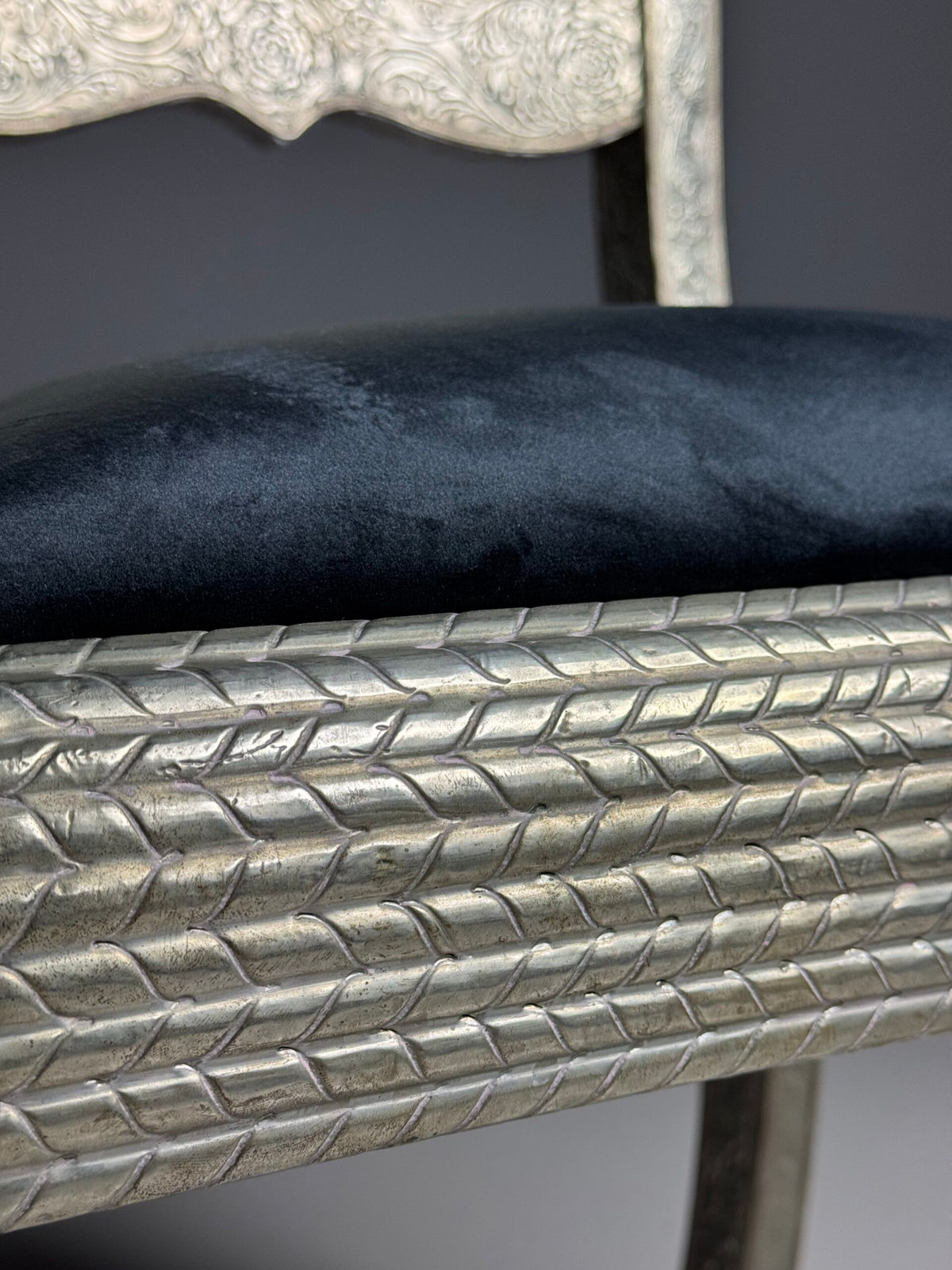 Set of Four Anglo-Indian Dowry Chairs with Tin Cladding, photo 4
