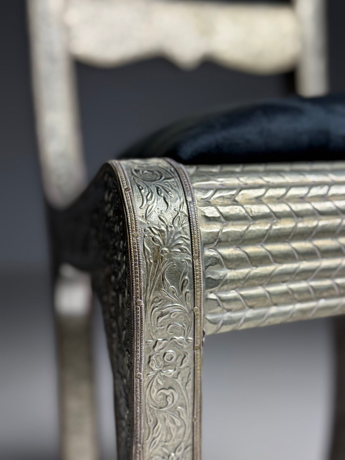 Set of Four Anglo-Indian Dowry Chairs with Tin Cladding, photo 8