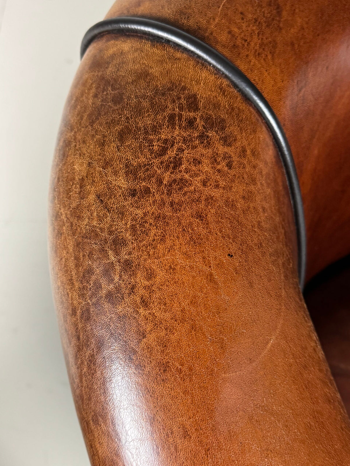 Pair of Dutch Lounge Atelier Sheepskin Club Chairs, photo 9
