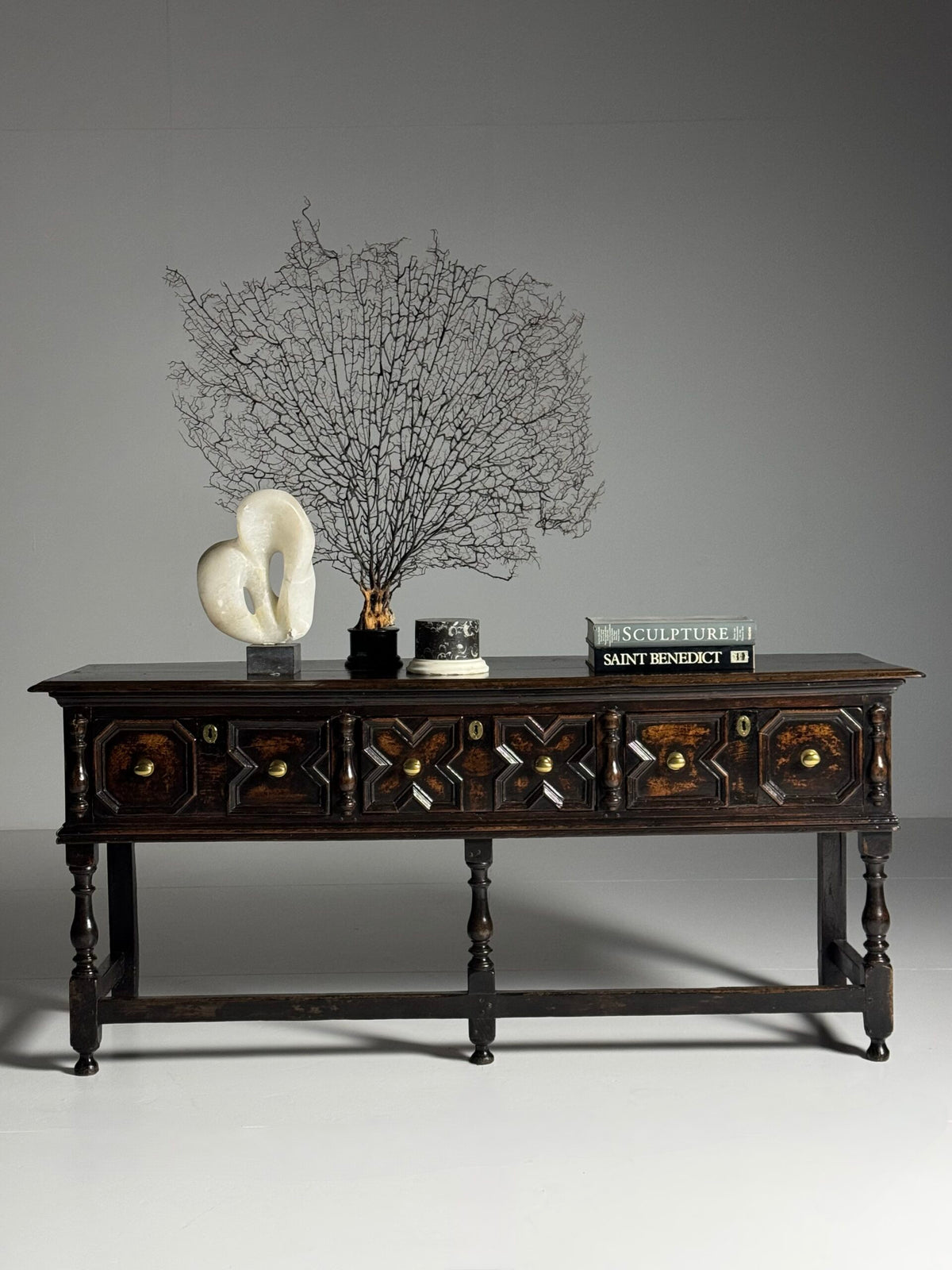 English William and Mary Oak Dresser Base, Late 17th Century, photo 1