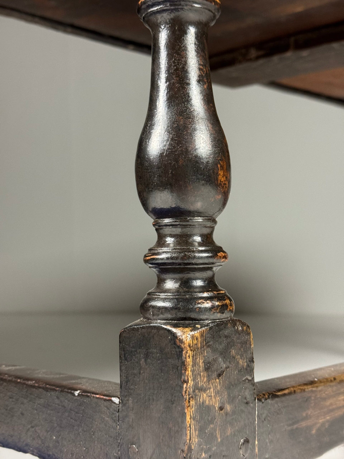 English William and Mary Oak Dresser Base, Late 17th Century, photo 4