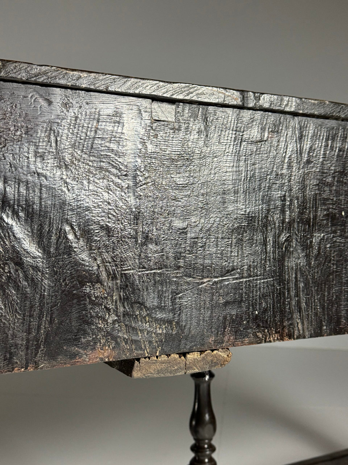 English William and Mary Oak Dresser Base, Late 17th Century, photo 5