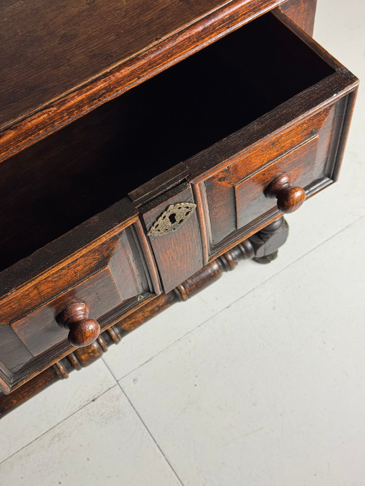 English Oak Dresser Base, c. 1800, photo 11