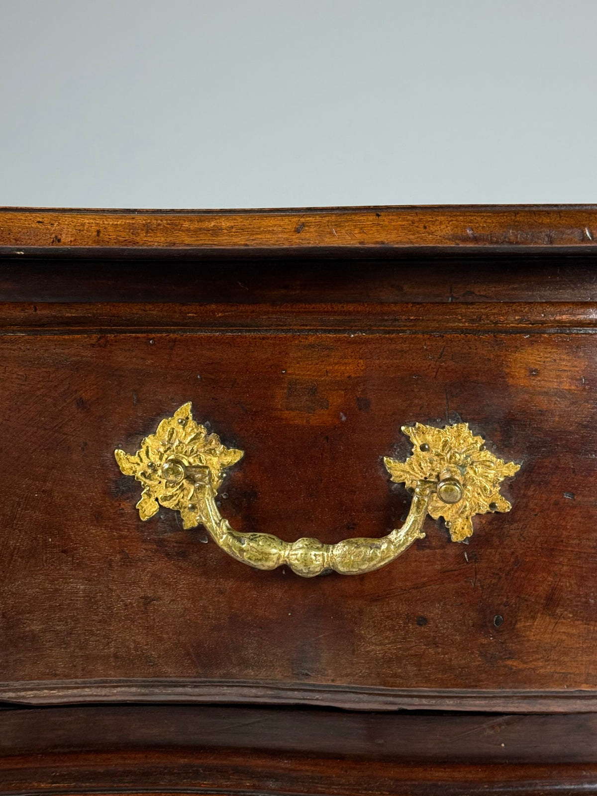 Large French Louis XV Walnut Commode, 18th Century, photo 5