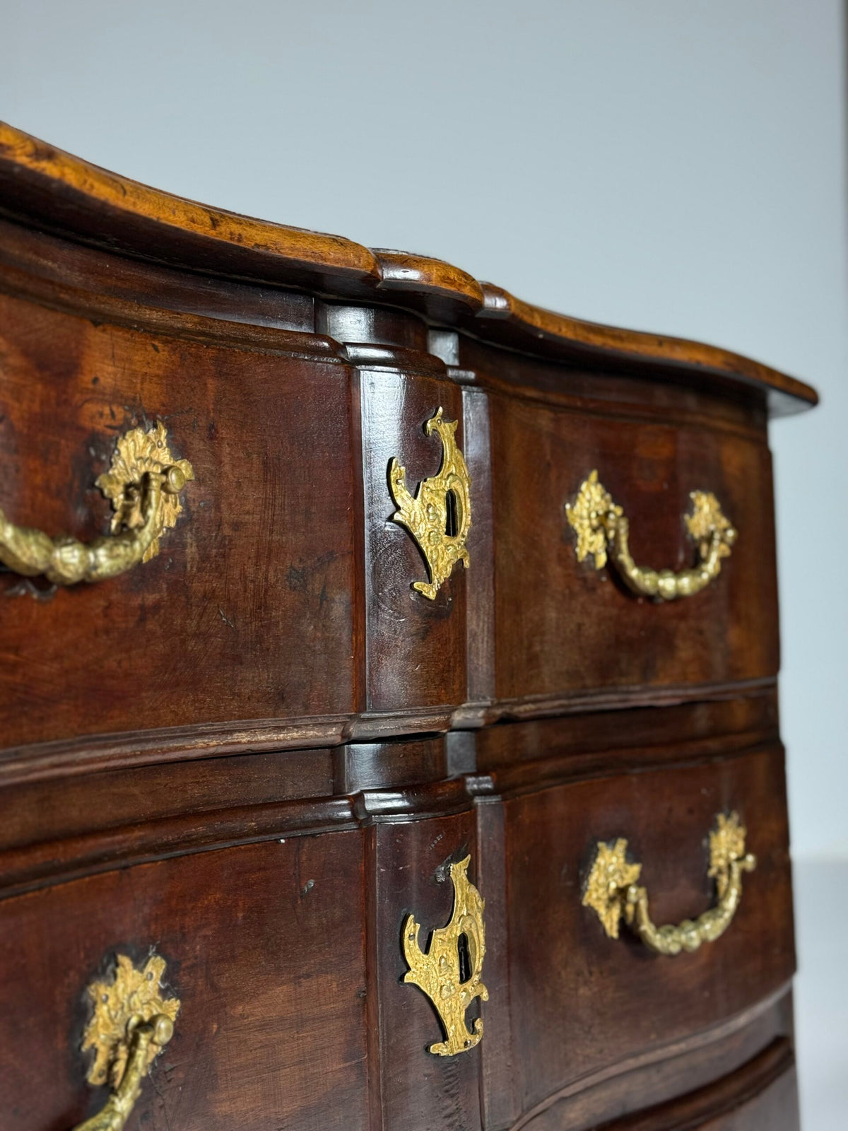 Large French Louis XV Walnut Commode, 18th Century, photo 13