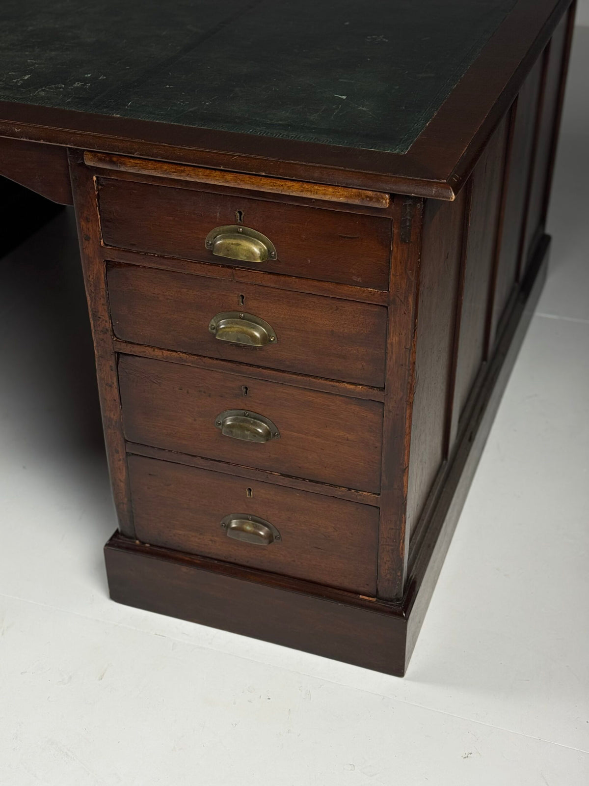 English Partner Desk with Green Leather Top, Mid 20th Century, photo 4