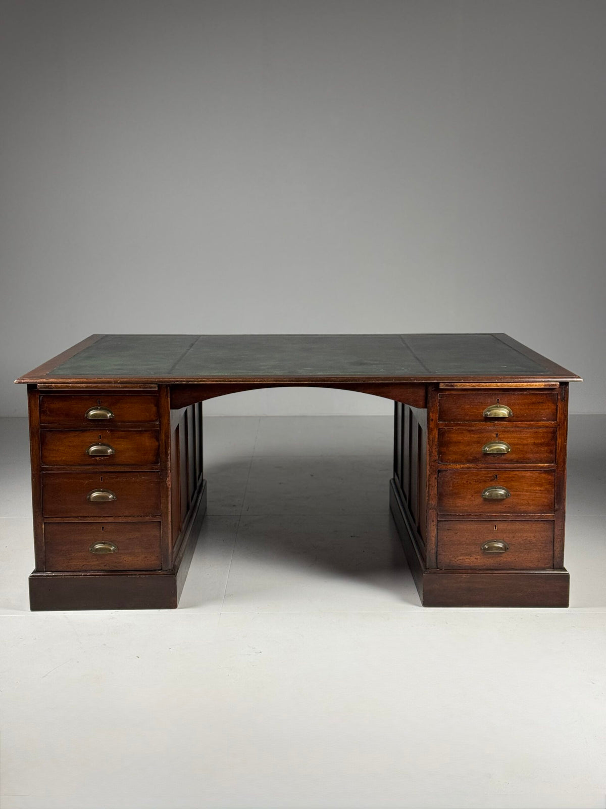 English Partner Desk with Green Leather Top, Mid 20th Century, photo 5