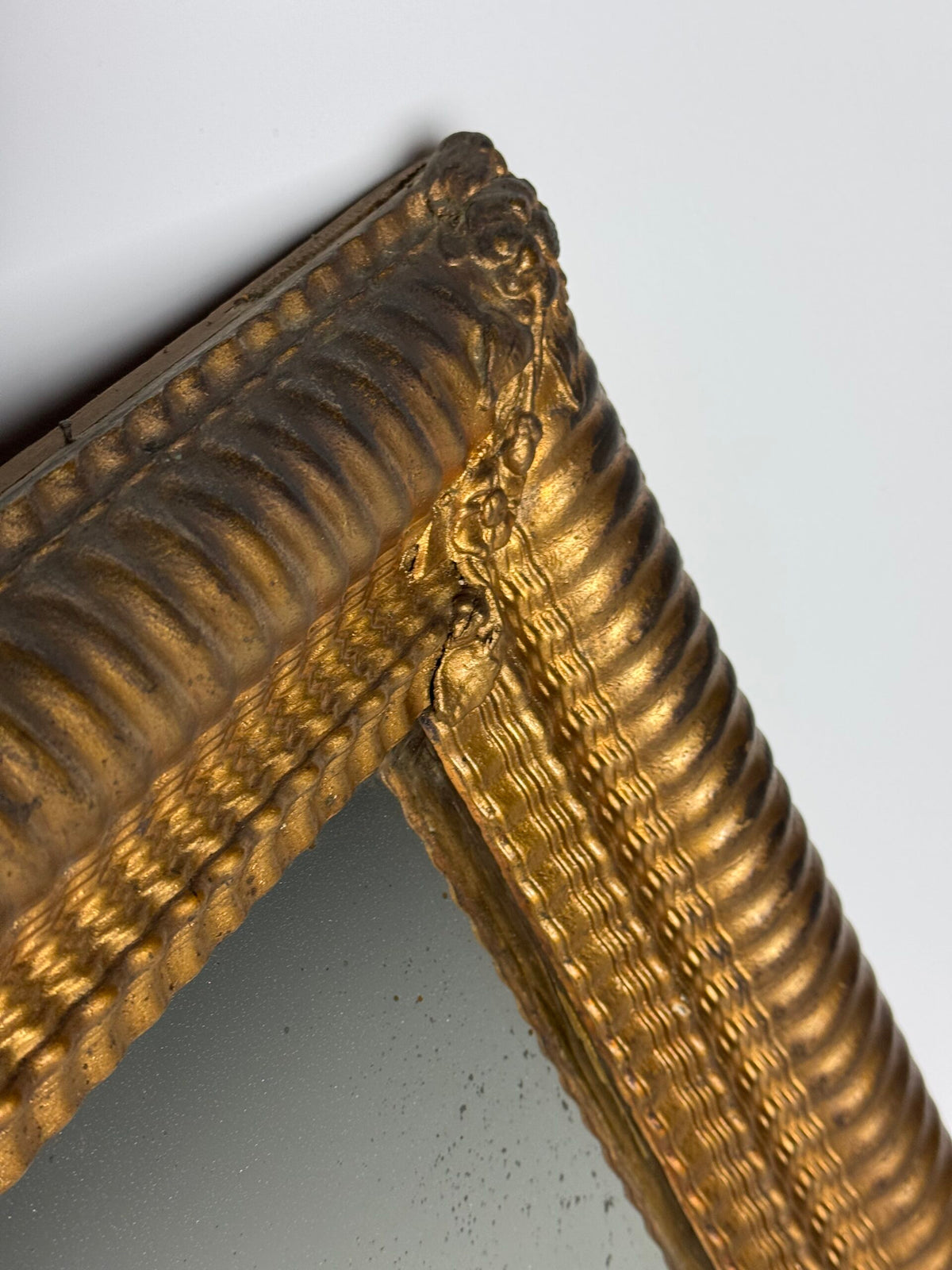 French Gilt Ribbed Frame Mirror, 19th Century, photo 9