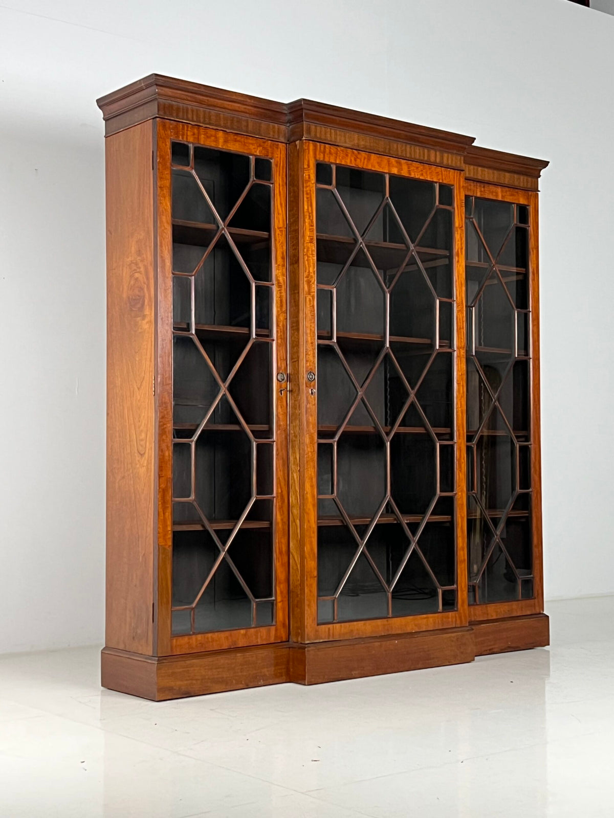 English Mahogany Breakfront Display Cabinet, 19th Century, photo 5