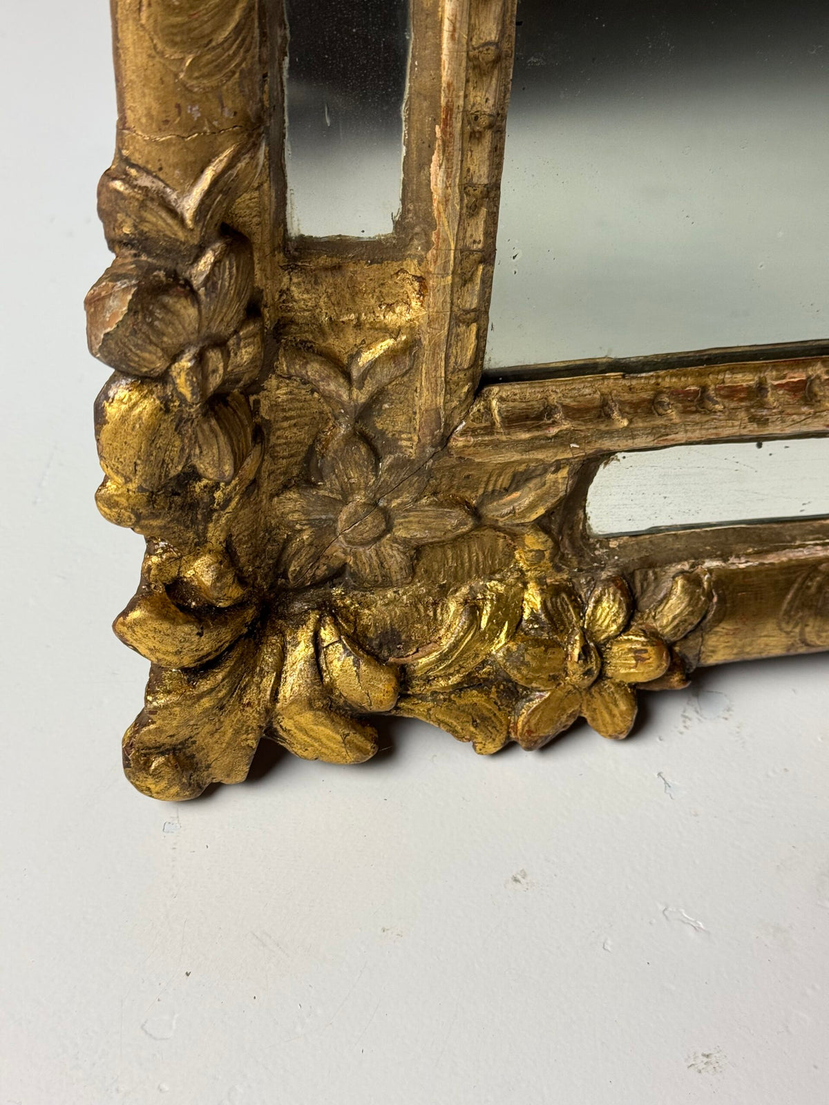 French Louis XV Period Giltwood Mirror, 18th Century, photo 4