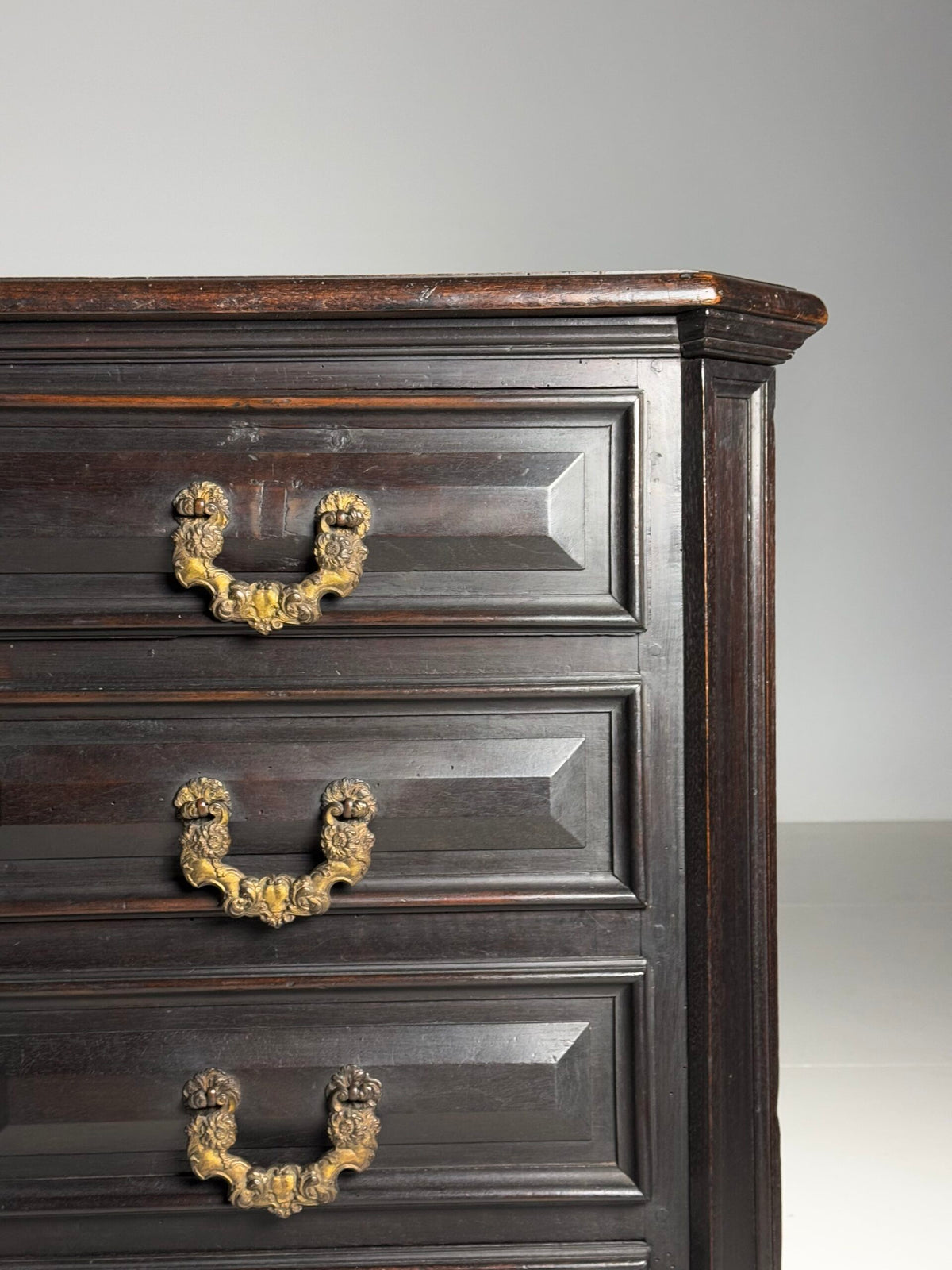Italian Solid Walnut Commode, 18th Century, photo 6