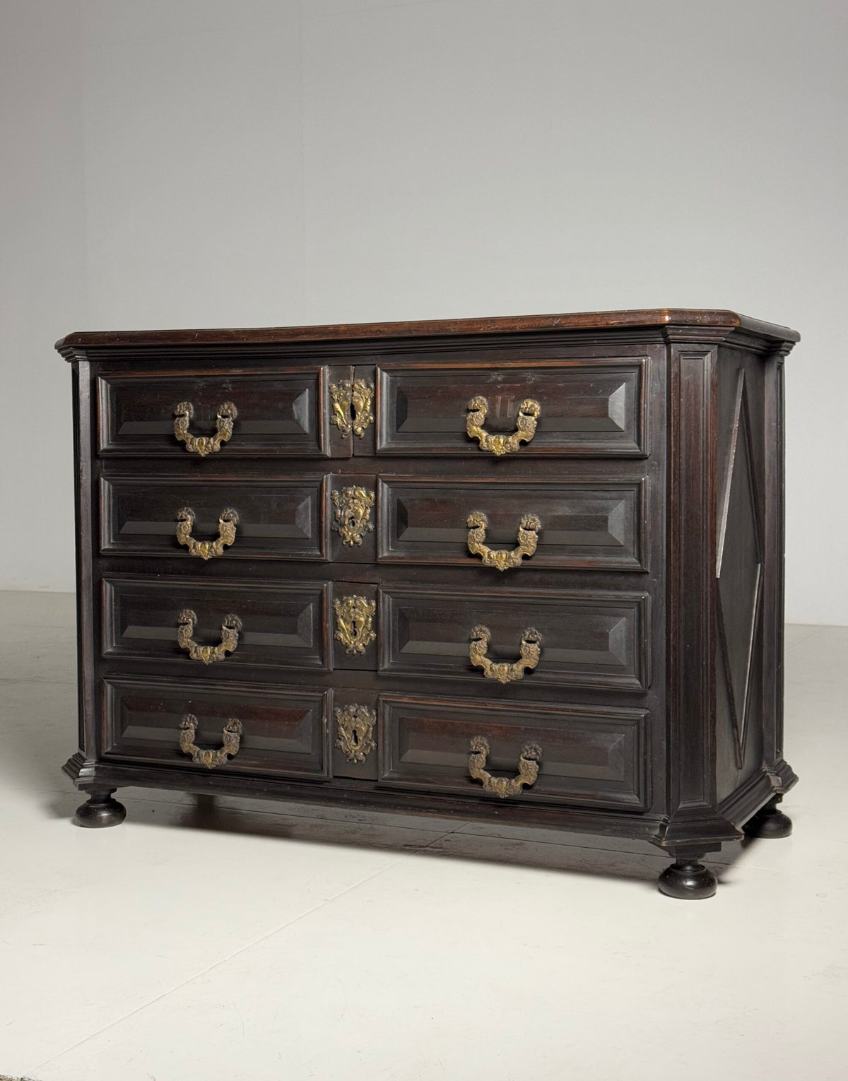 Italian Solid Walnut Commode, 18th Century, photo 30