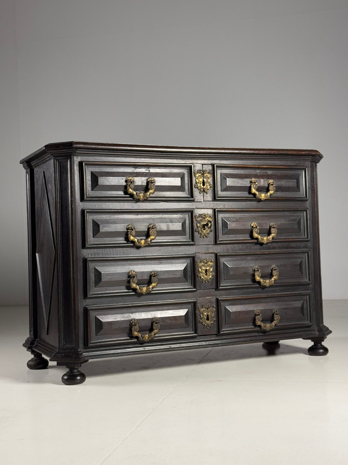 Italian Solid Walnut Commode, 18th Century, photo 3