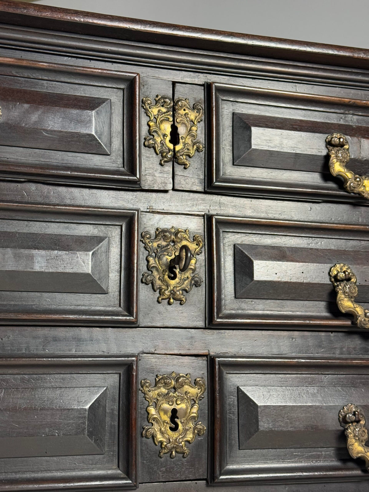 Italian Solid Walnut Commode, 18th Century, photo 20