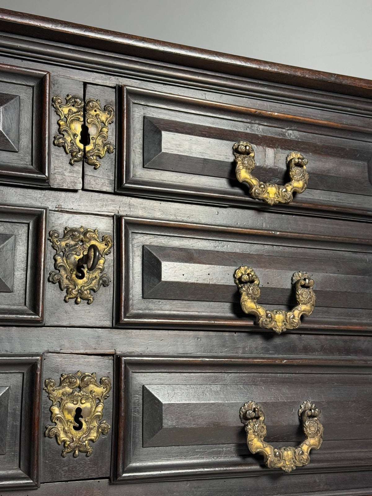 Italian Solid Walnut Commode, 18th Century, photo 19