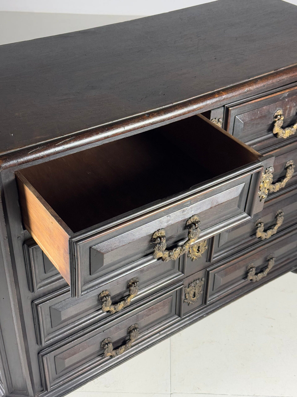 Italian Solid Walnut Commode, 18th Century, photo 15