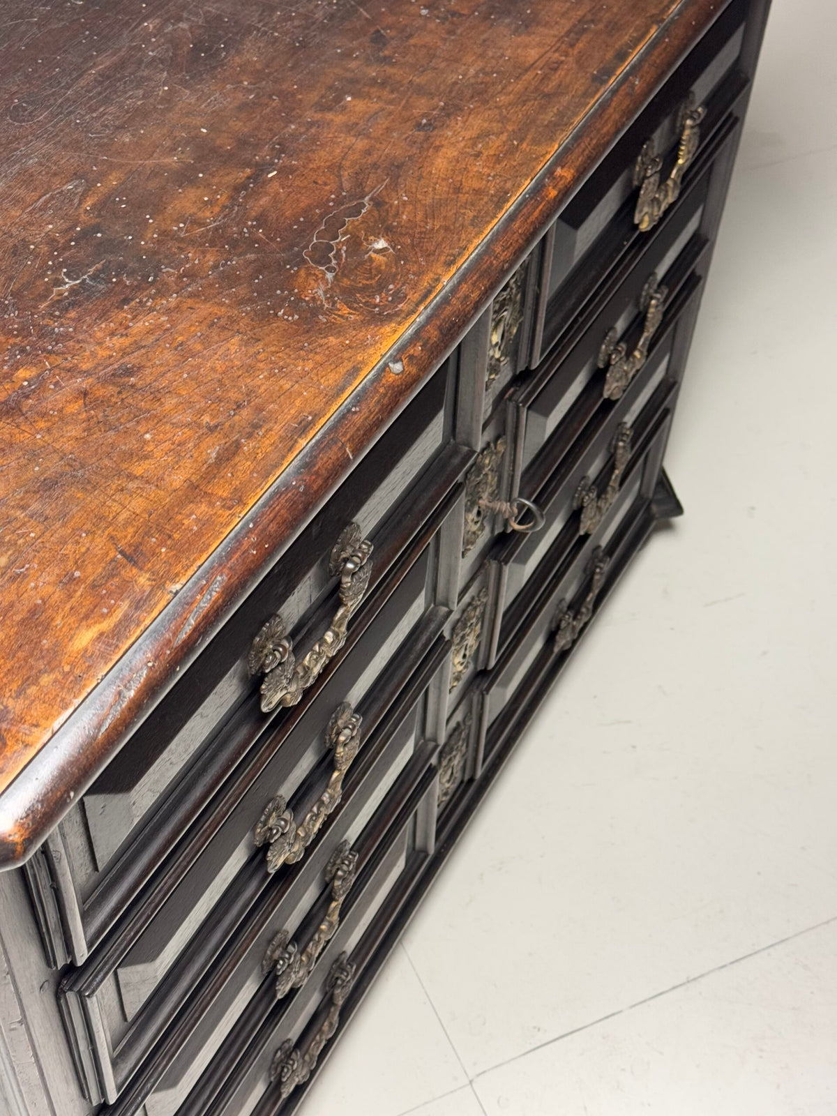 Italian Solid Walnut Commode, 18th Century, photo 10