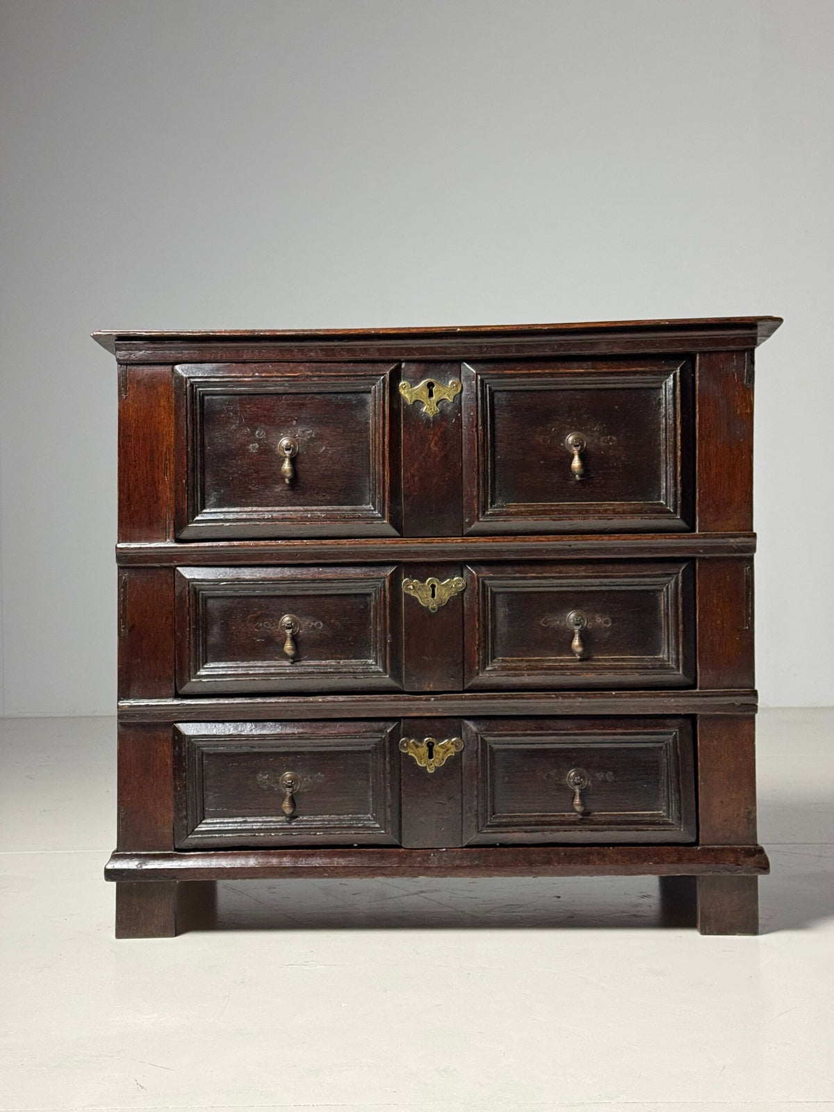 English Oak Chest of Drawers, c. 1690, photo 13