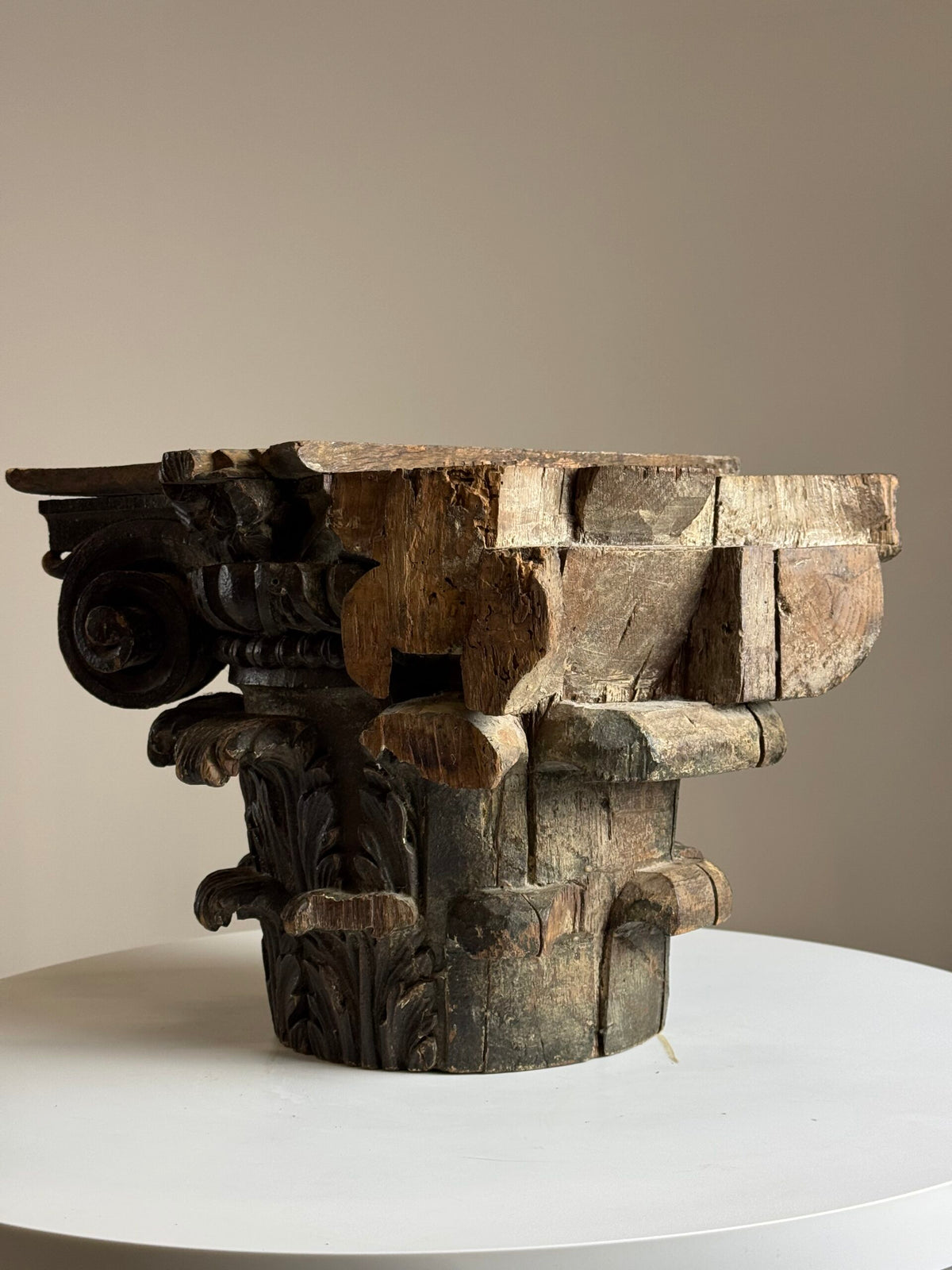 Hand Carved Oak Capital, France, 18th Century, photo 9